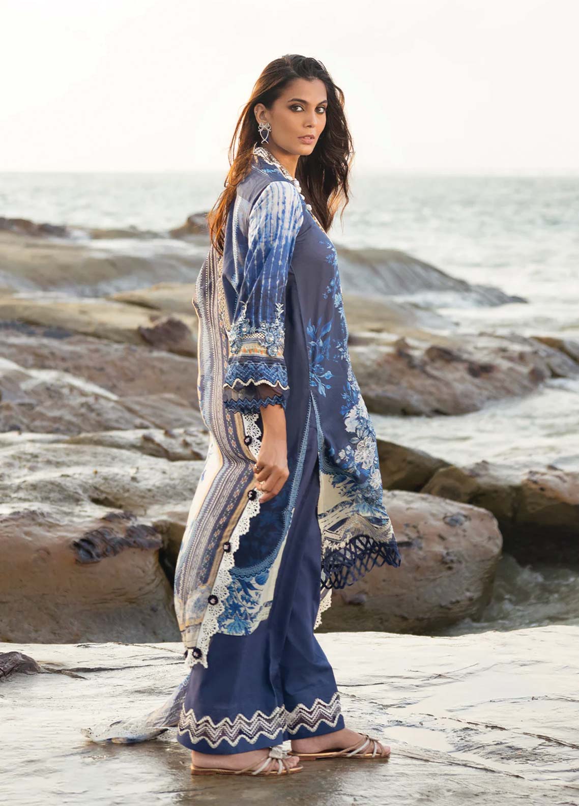 D#4B Elaf Signature Emb Lawn Collection 623 D#4B Elaf Signature Emb Lawn Collection 623