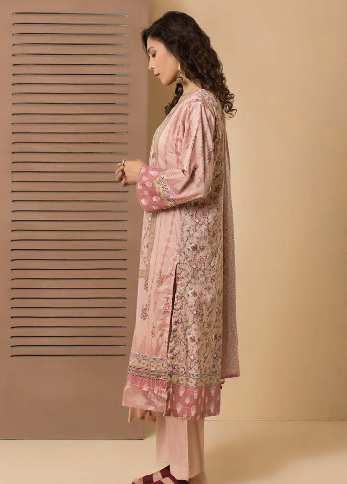 D#7749 Rashid Sevda Emb Lawn Collection 623 D#7749 Rashid Sevda Emb Lawn Collection 623
