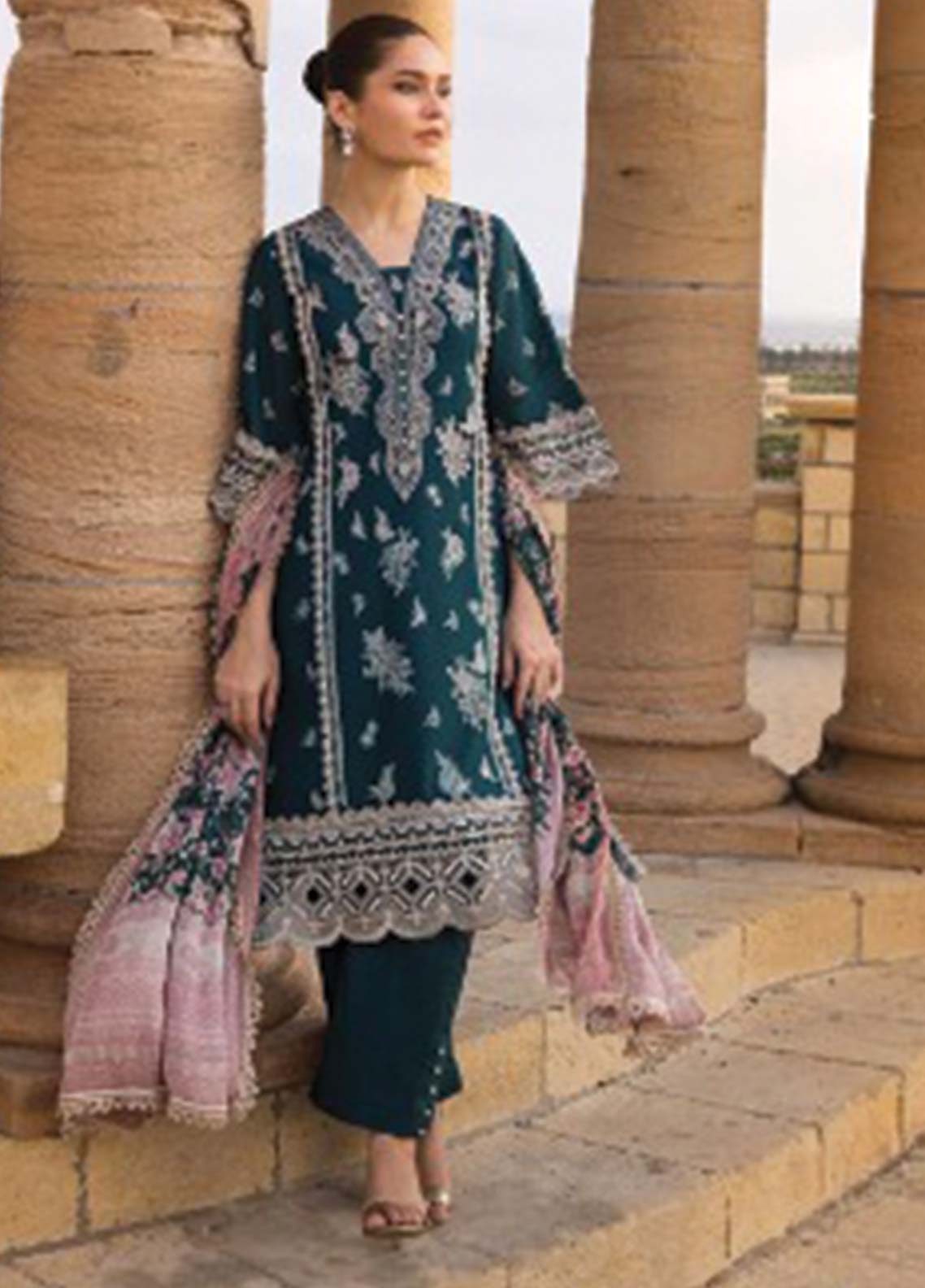 D#2B Zainab Chottani Luxury Emb Lawn Collection 623 D#2B Zainab Chottani Luxury Emb Lawn Collection 623