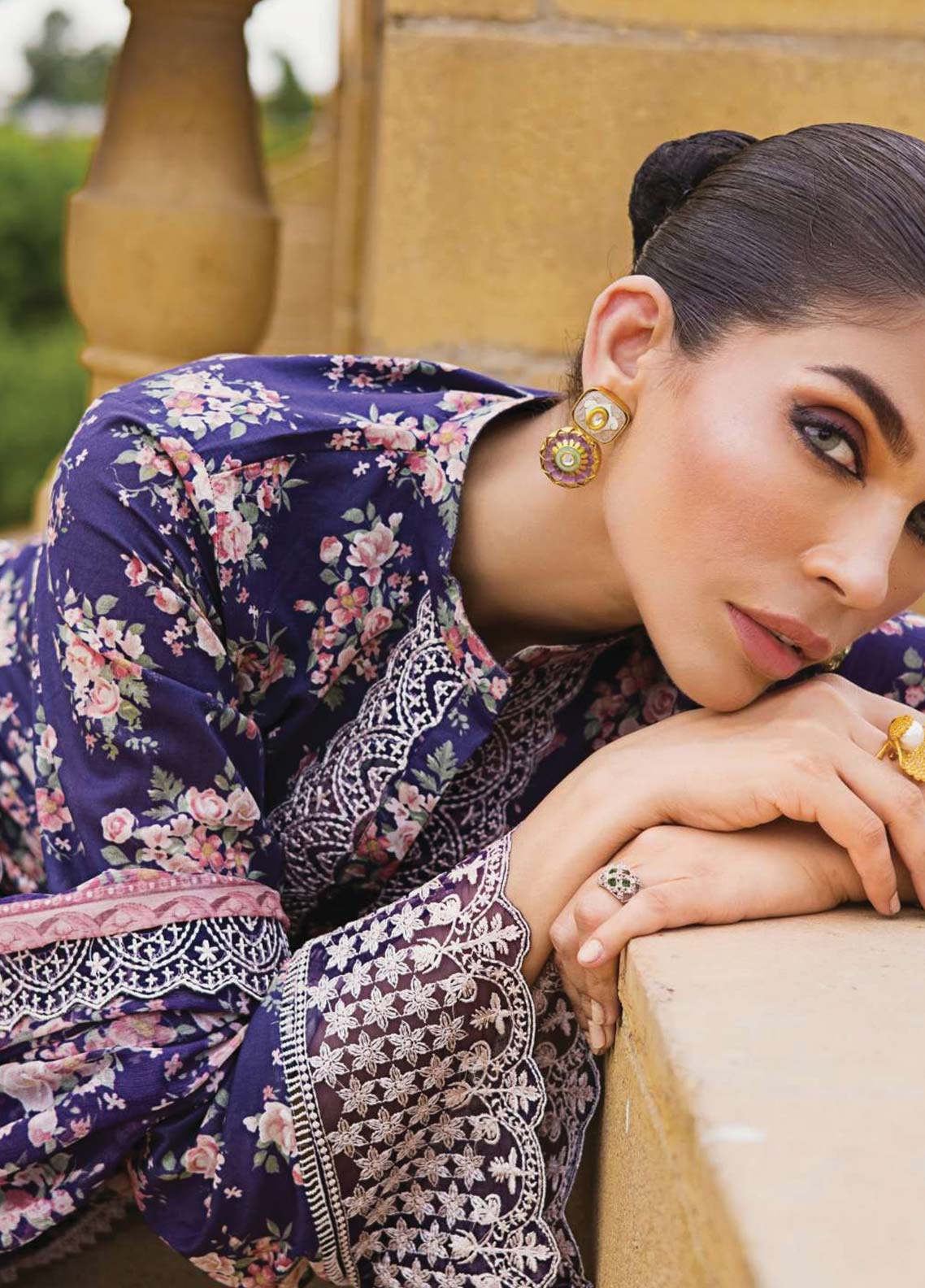 D#6B Zainab Chottani Luxury Emb Lawn Collection 623 D#6B Zainab Chottani Luxury Emb Lawn Collection 623