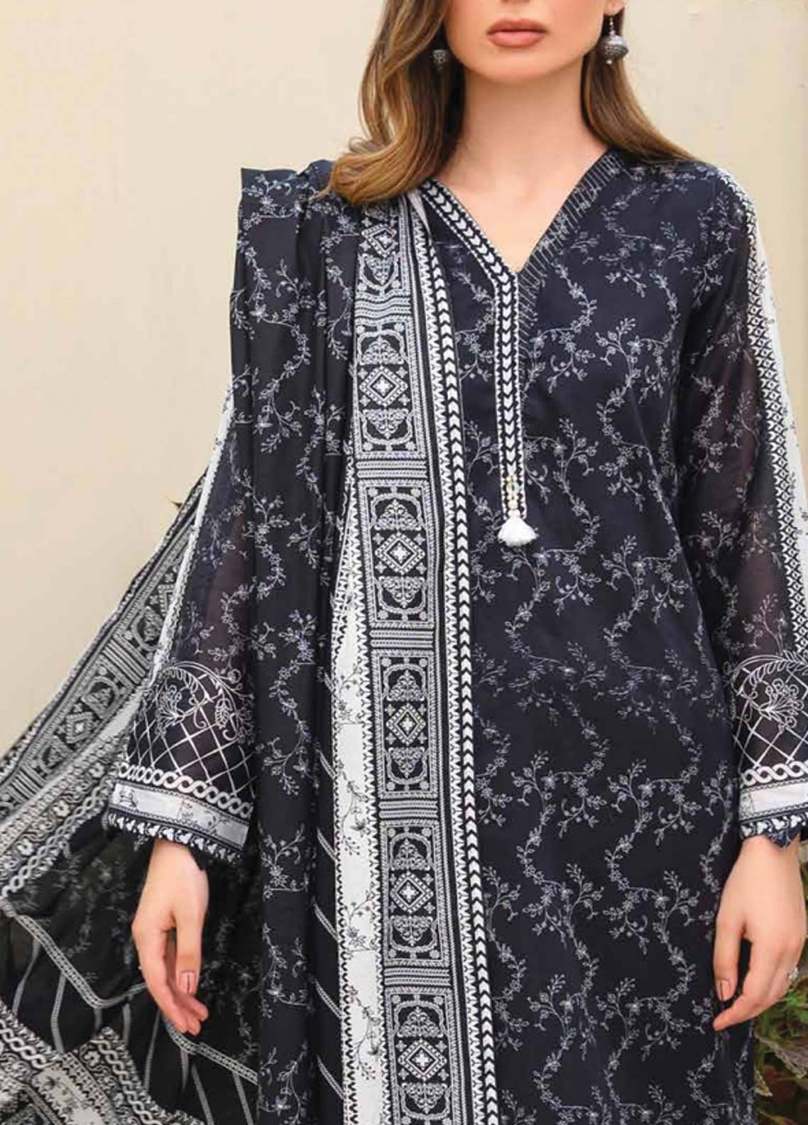 D#17 Salitex Monochrome Black & White Printed Collection 623 D#17 Salitex Monochrome Black & White Printed Collection 623