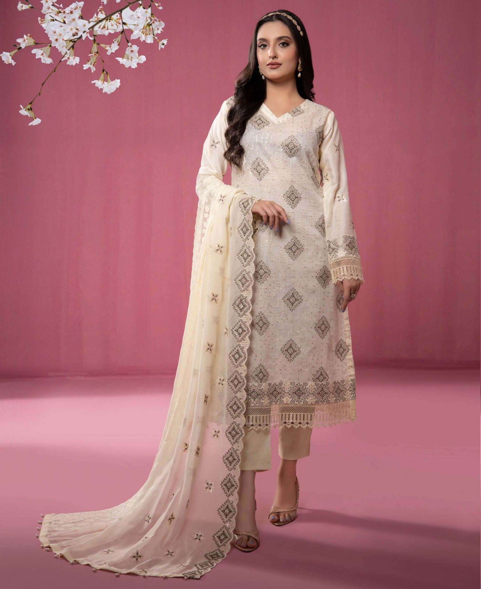 D#09 Schick Bunai Luxury Emb Lawn Collection 623 D#09 Schick Bunai Luxury Emb Lawn Collection 623