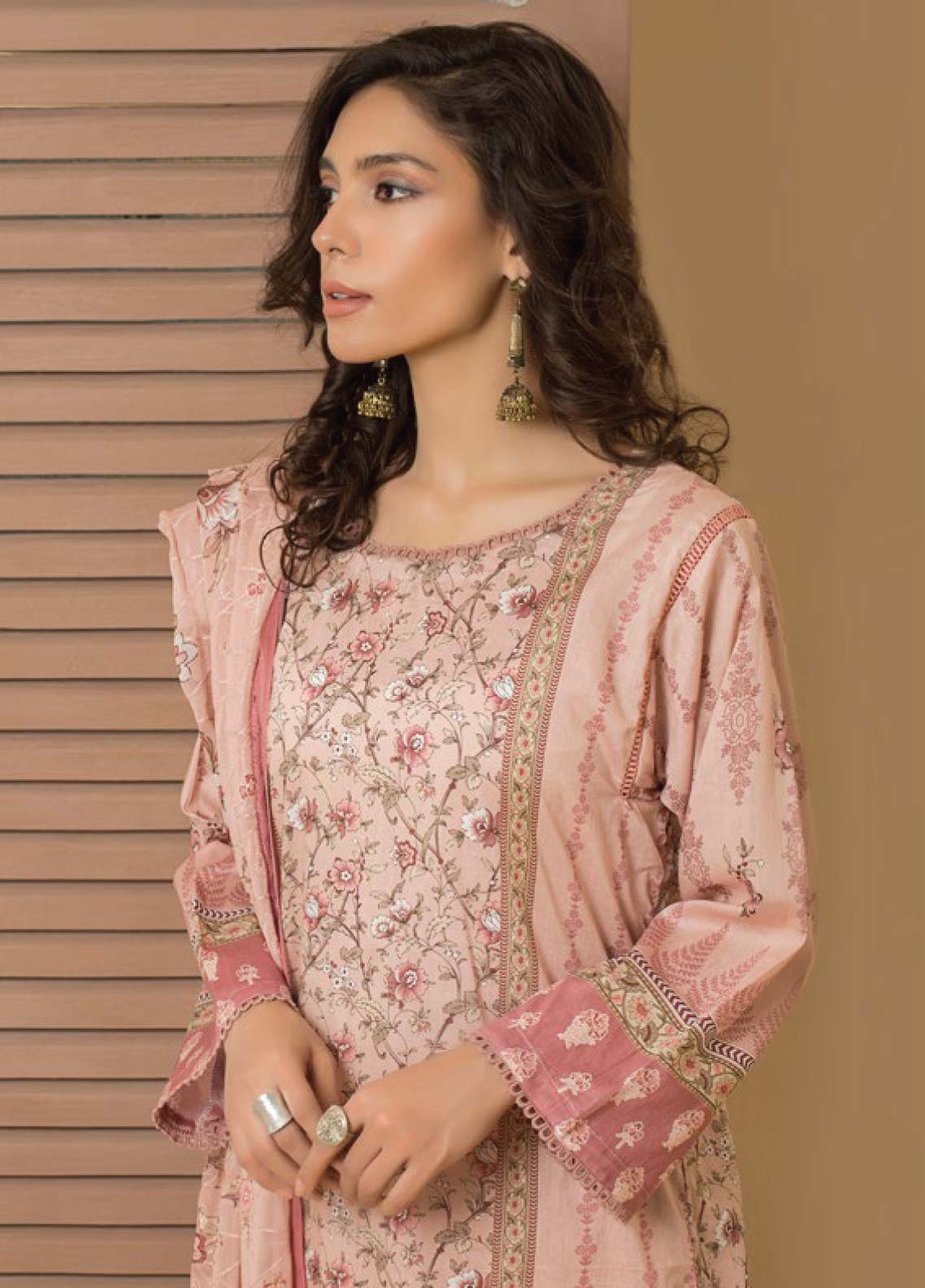 D#7749 Rashid Sevda Emb Lawn Collection 623 D#7749 Rashid Sevda Emb Lawn Collection 623