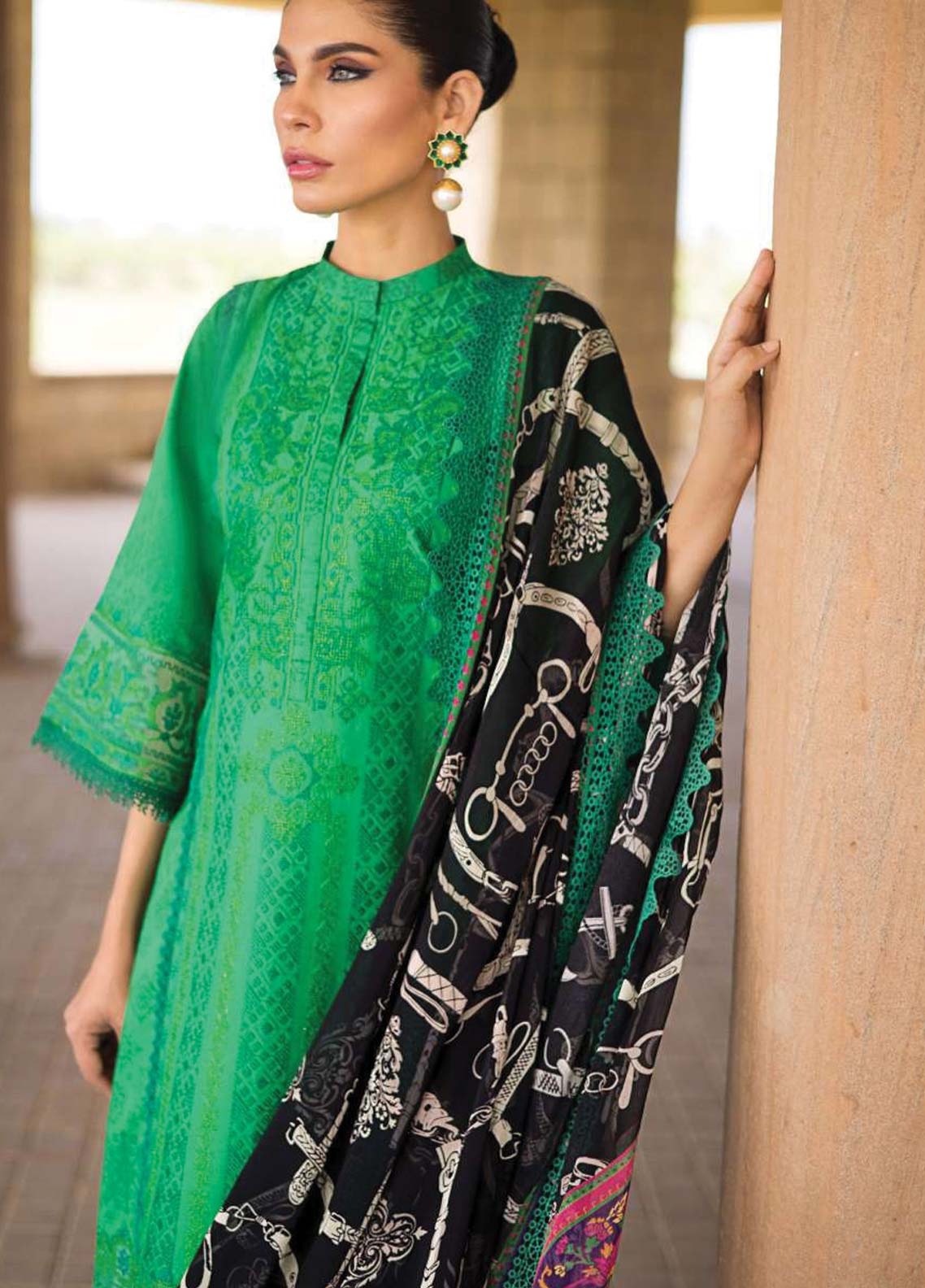 D#7A Zainab Chottani Luxury Emb Lawn Collection 623 D#7A Zainab Chottani Luxury Emb Lawn Collection 623