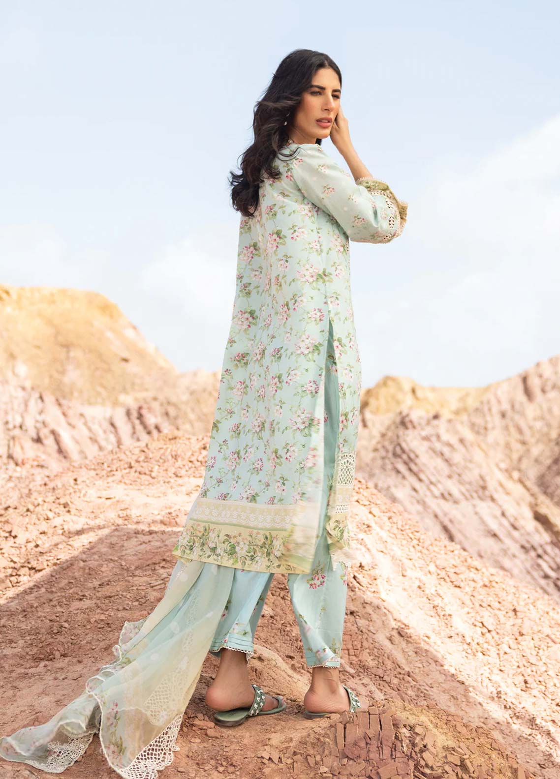 D#1B Elaf Signature Emb Lawn Collection 623 D#1B Elaf Signature Emb Lawn Collection 623