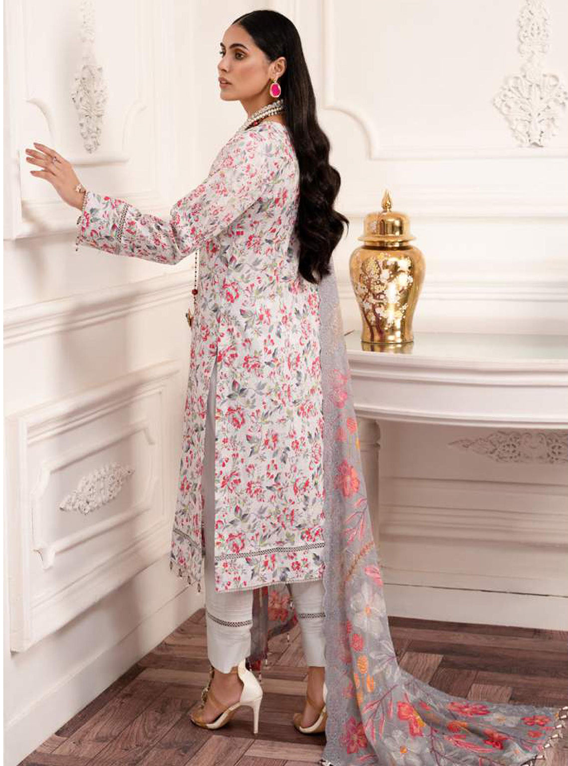 D#07 AlZohaib Sunshine Bloom Printed Bamber Chikankari Dupatta 923 D#07 AlZohaib Sunshine Bloom Printed Bamber Chikankari Dupatta 923