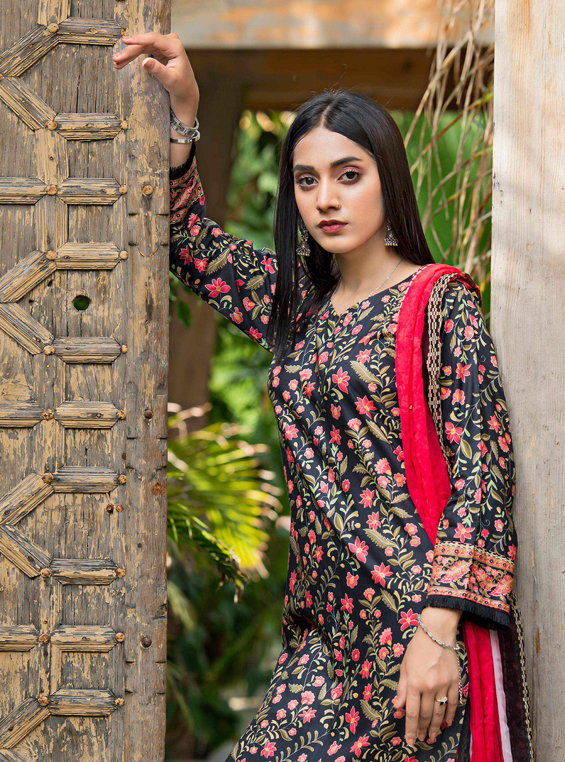 Aangan By Qalamkar Embroidered Linen Unstitched 3 Piece Suit - 07 Aangan By Qalamkar Embroidered Linen Unstitched 3 Piece Suit - 07