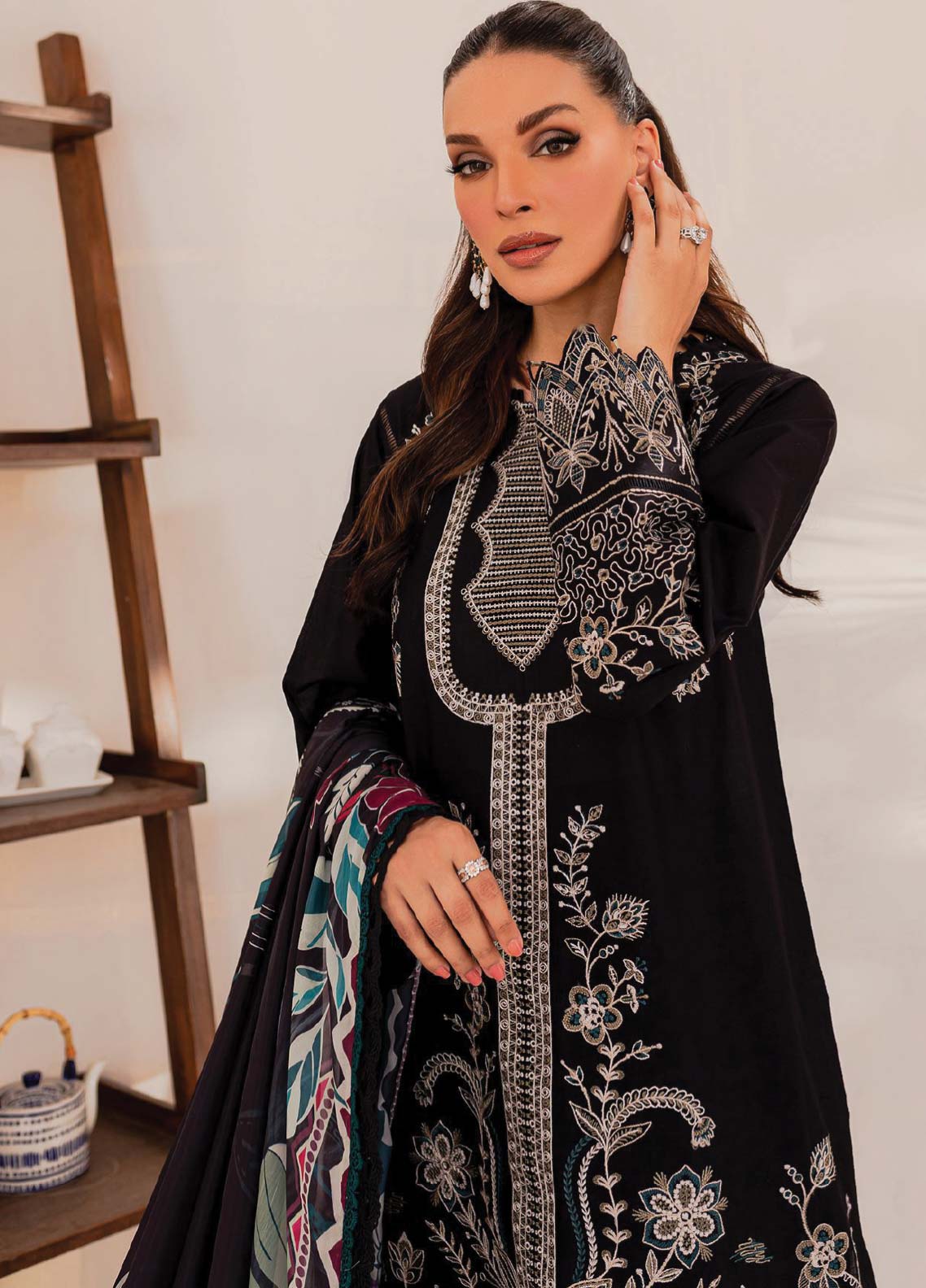 D#06 Farasha Mehek Festive Lawn Collection 623 D#06 Farasha Mehek Festive Lawn Collection 623