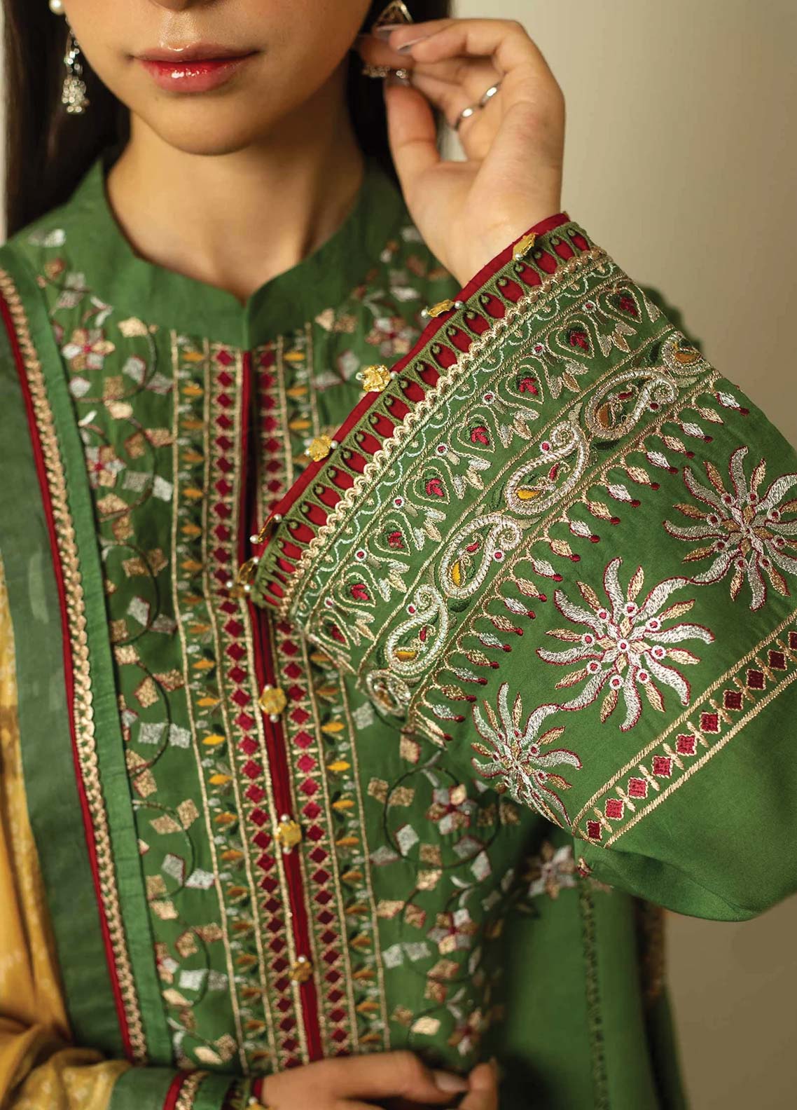 D#09 Zara Shahjahan Emb Lawn Collection 623 V-2 D#09 Zara Shahjahan Emb Lawn Collection 623 V-2