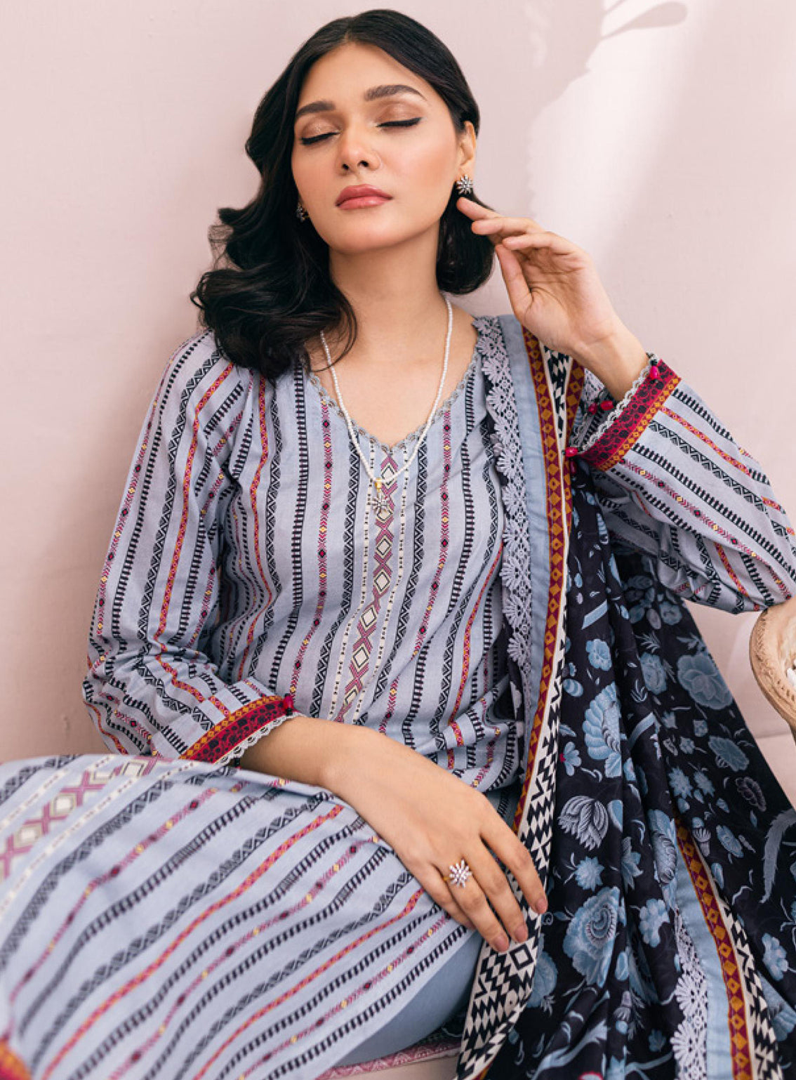 D#07 AlZohaib Monsoon Digtal Printed Cambric 3Pc 923 D#07 AlZohaib Monsoon Digtal Printed Cambric 3Pc 923