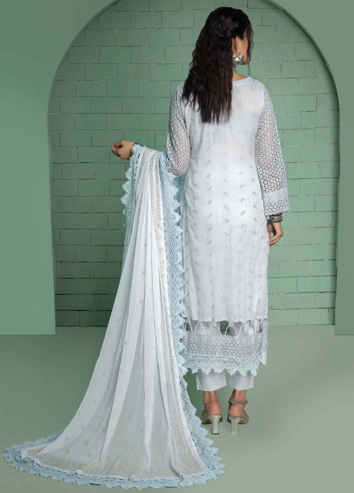 D#07 Schick Juhi Luxury Emb Lawn Collection 623 D#07 Schick Juhi Luxury Emb Lawn Collection 623