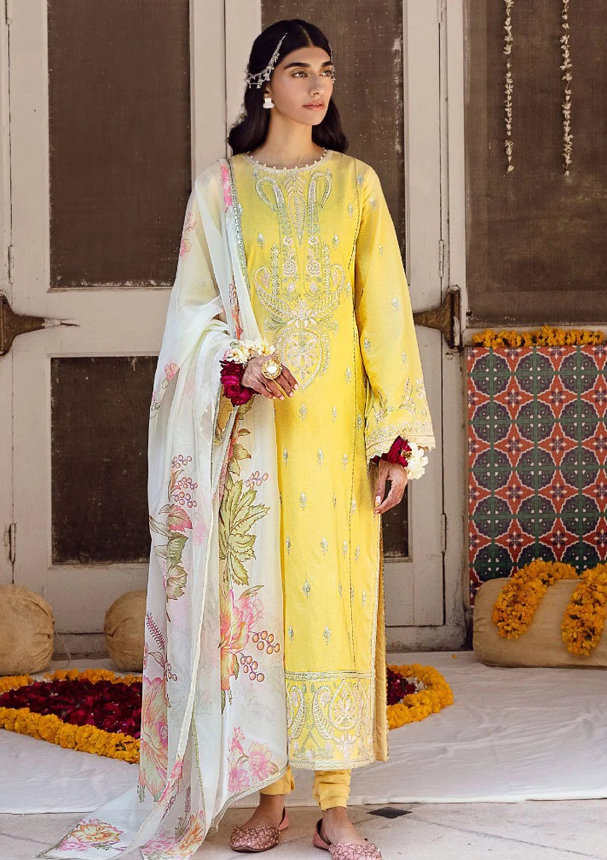 Raqs By Ayzel Afrozeh Embroidered Lawn Unstitched 3 Piece Suit - 04 Raqs By Ayzel Afrozeh Embroidered Lawn Unstitched 3 Piece Suit - 04