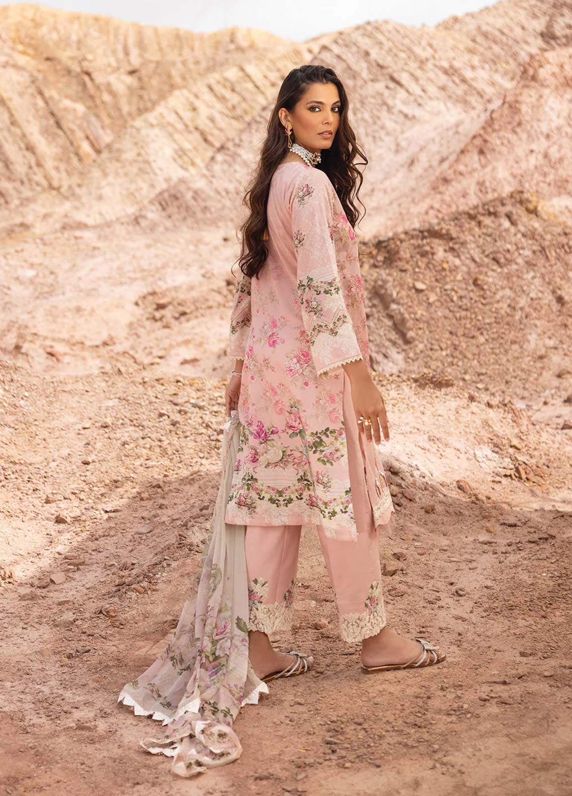 D#2A Elaf Signature Emb Lawn Collection 623 D#2A Elaf Signature Emb Lawn Collection 623