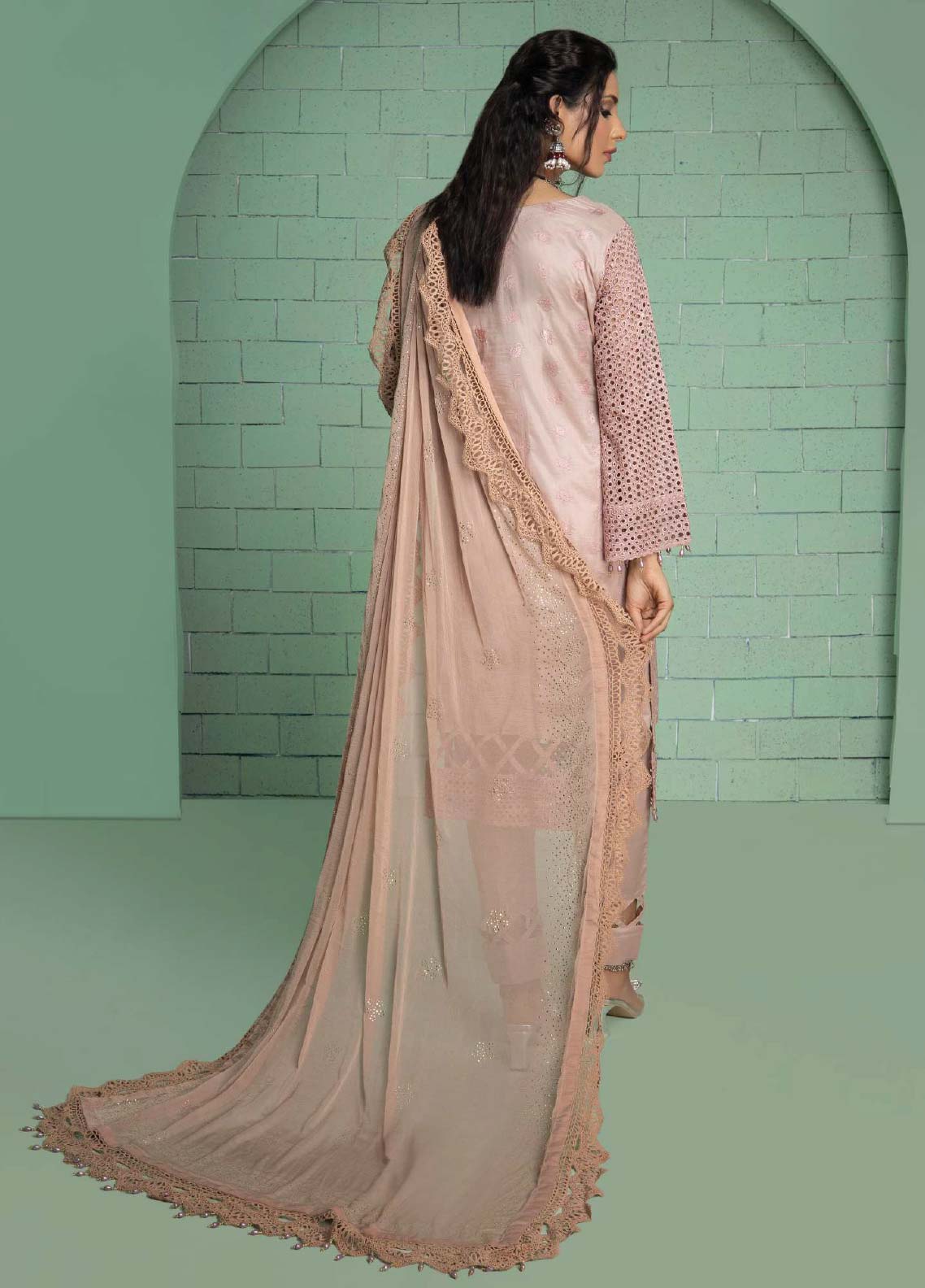 D#02 Schick Juhi Luxury Emb Lawn Collection 623 D#02 Schick Juhi Luxury Emb Lawn Collection 623