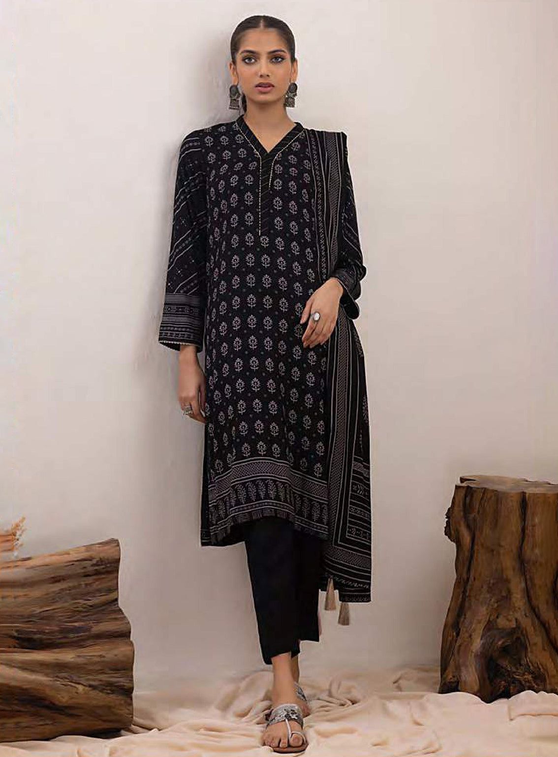 D#49C LSM Lakhany Pashmina Printed Collection 923 D#49C LSM Lakhany Pashmina Printed Collection 923