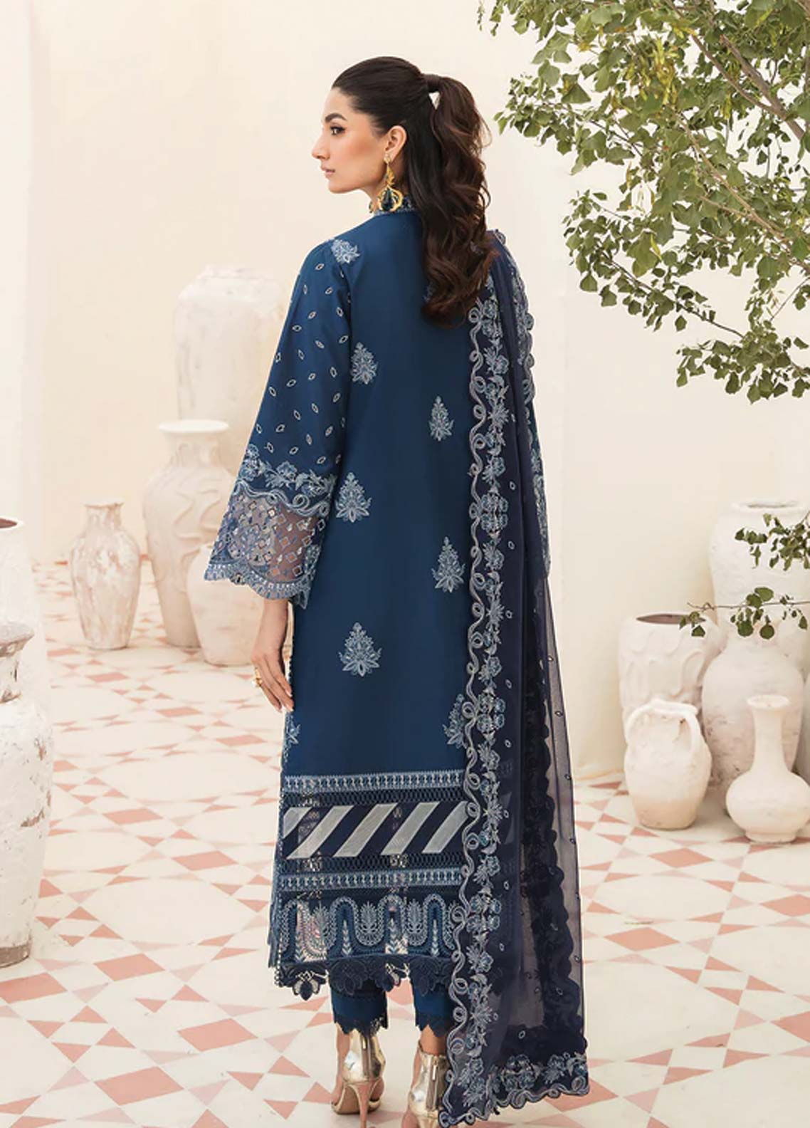Afrozeh Embroidered Lawn Unstitched 3 Piece Suit - 09 Afrozeh Embroidered Lawn Unstitched 3 Piece Suit - 09