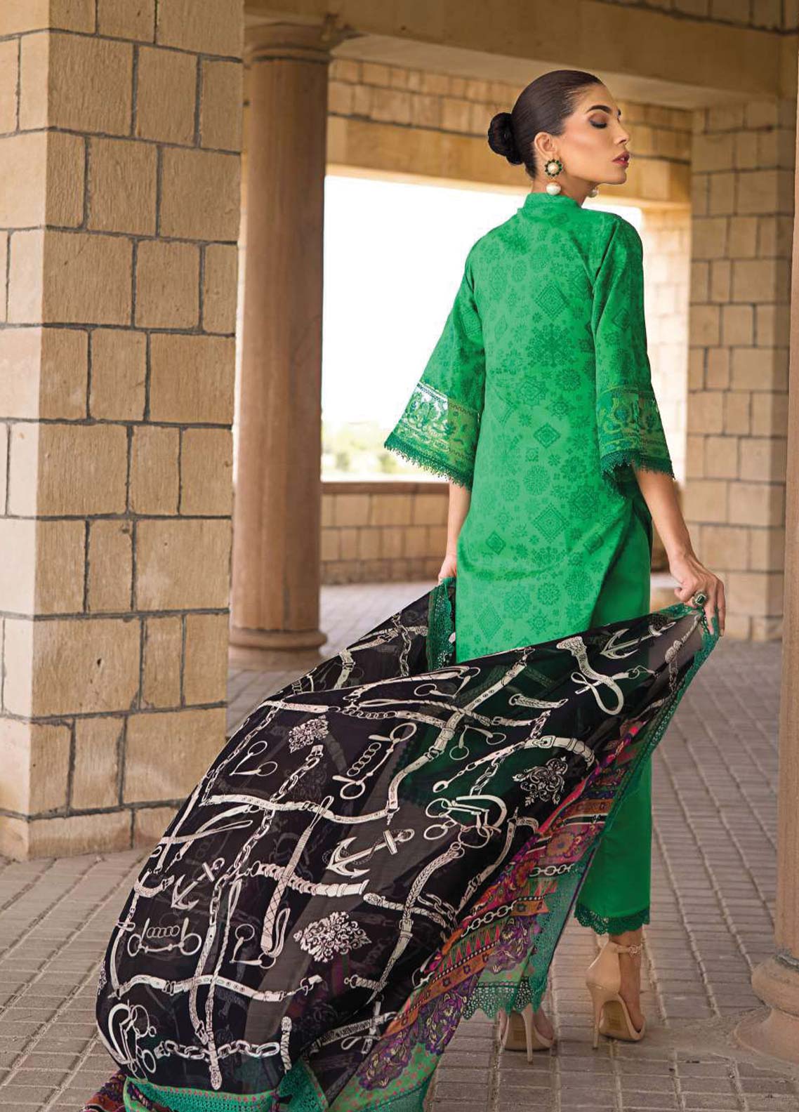 D#7A Zainab Chottani Luxury Emb Lawn Collection 623 D#7A Zainab Chottani Luxury Emb Lawn Collection 623