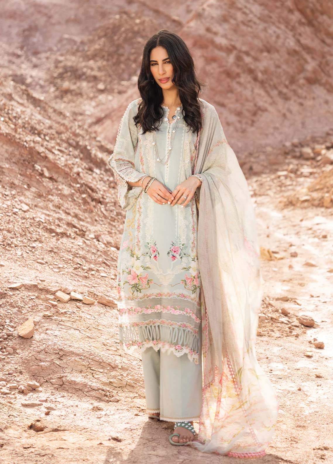 D#3B Elaf Signature Emb Lawn Collection 623 D#3B Elaf Signature Emb Lawn Collection 623