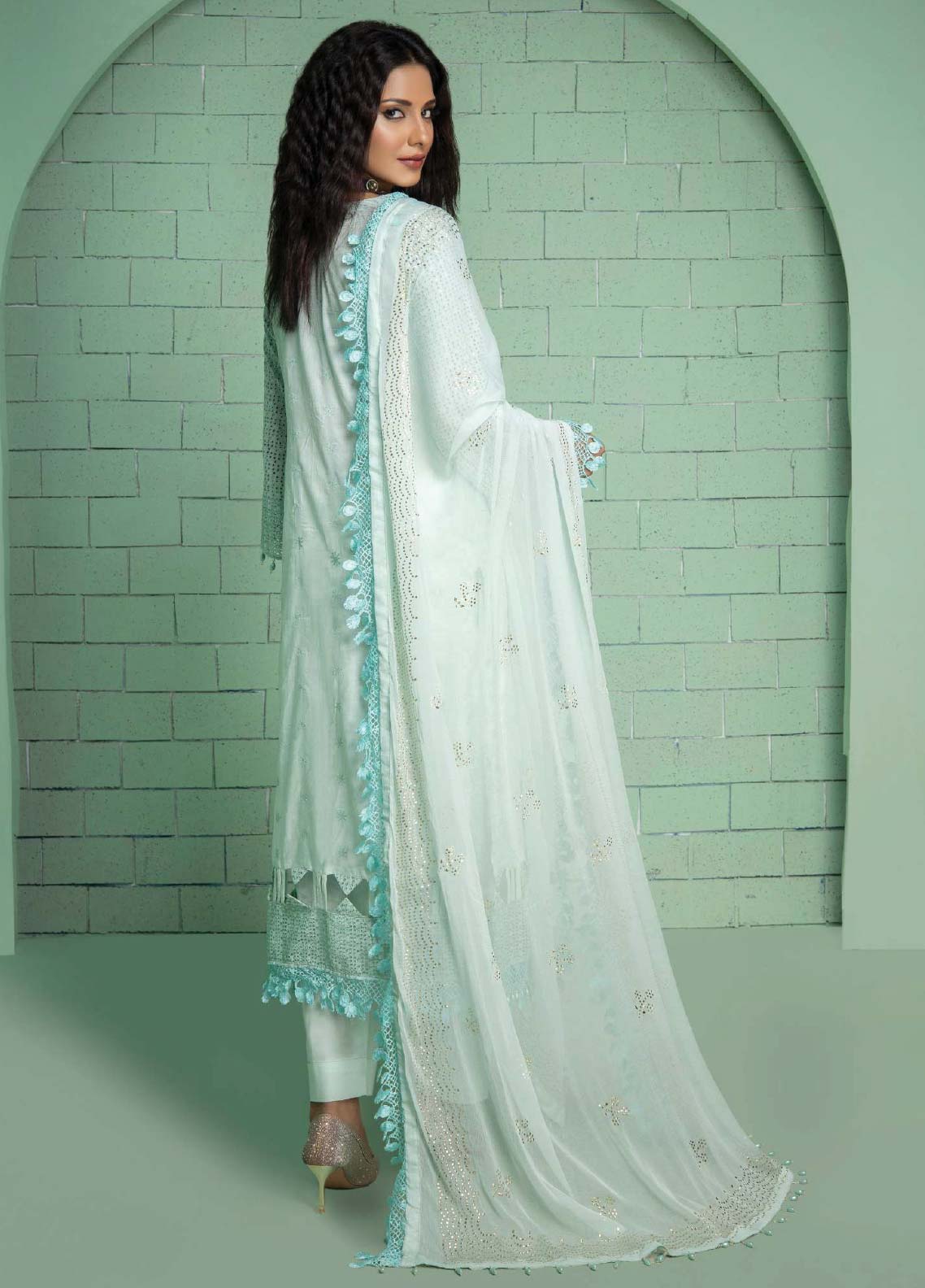 D#04 Schick Juhi Luxury Emb Lawn Collection 623 D#04 Schick Juhi Luxury Emb Lawn Collection 623
