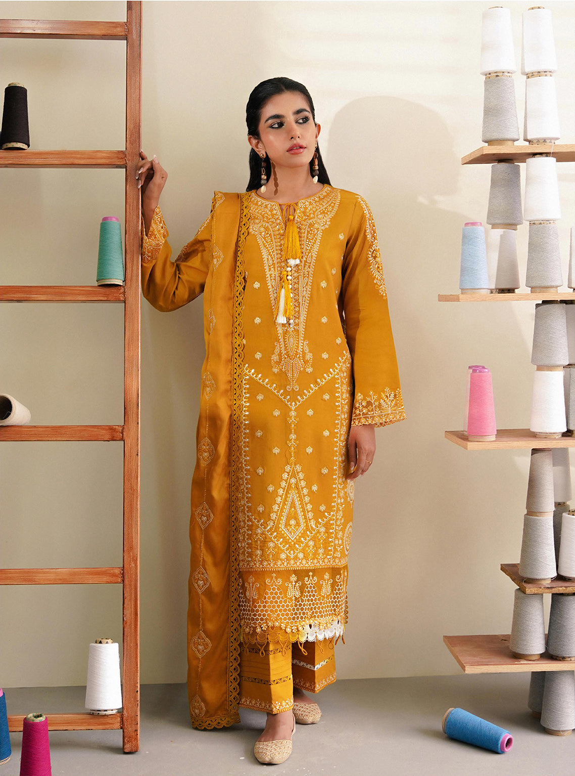 Miraal By Aabyaan Embroidered Linen Unstitched 3 Piece Suit - 03 Miraal By Aabyaan Embroidered Linen Unstitched 3 Piece Suit - 03