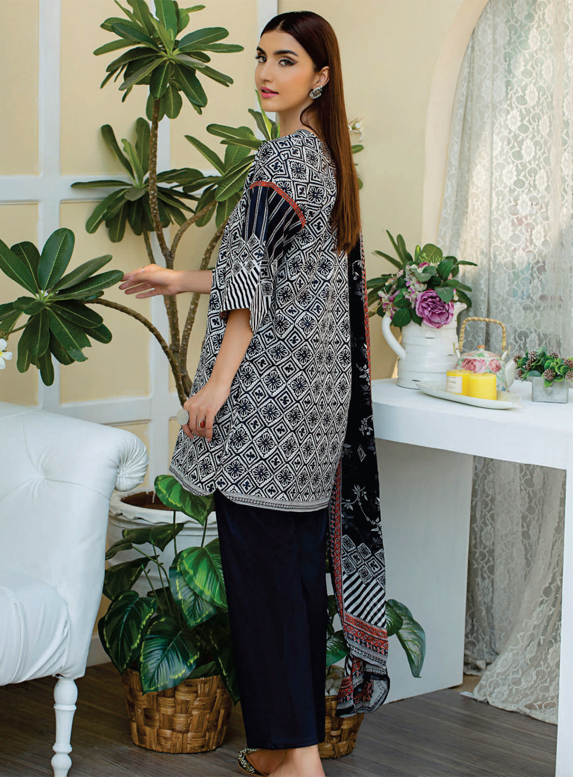 D#8123 Rashid Miral Luxury Printed Cambric Collection 923 D#8123 Rashid Miral Luxury Printed Cambric Collection 923