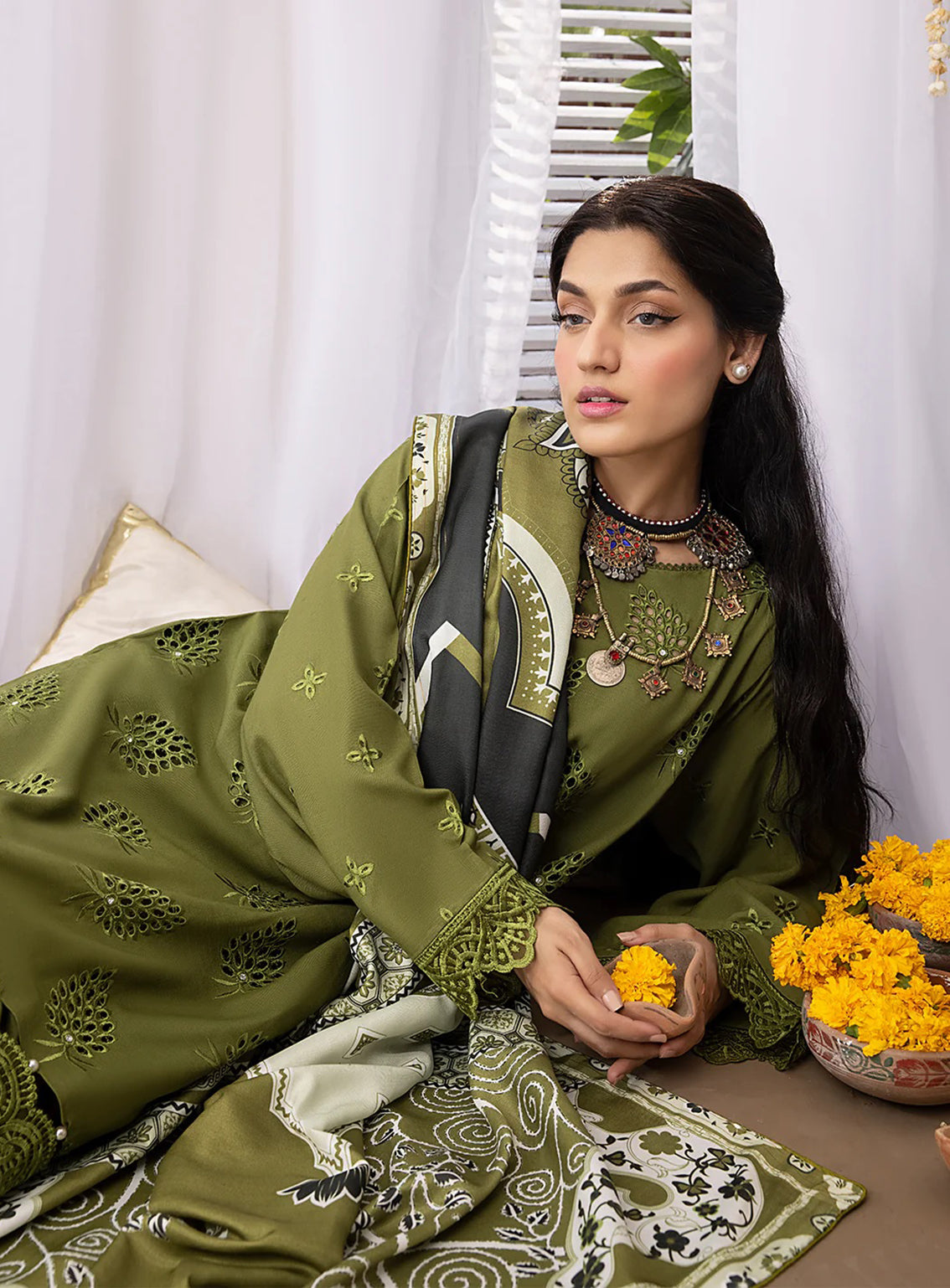 D#06 Mahnur Mehru Linen Winter Collection 923 D#06 Mahnur Mehru Linen Winter Collection 923