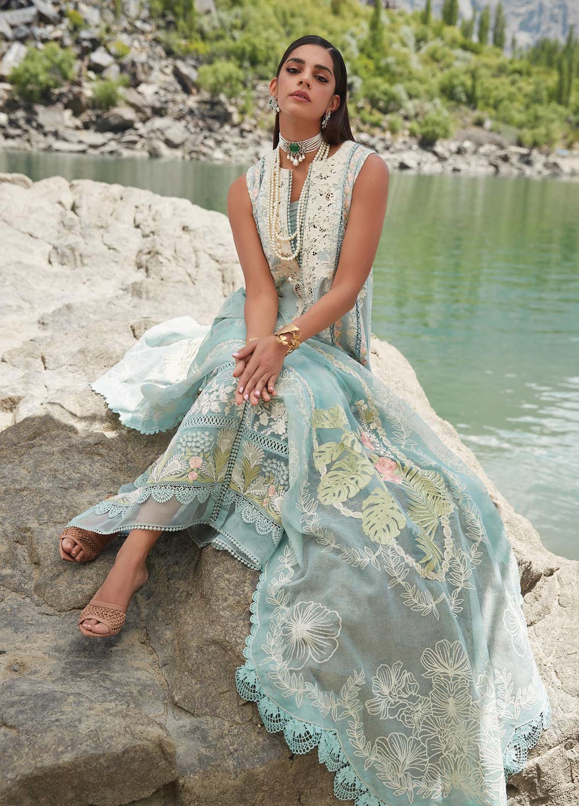 D#2A Crimson Luxury Emb Lawn Collection 623 D#2A Crimson Luxury Emb Lawn Collection 623