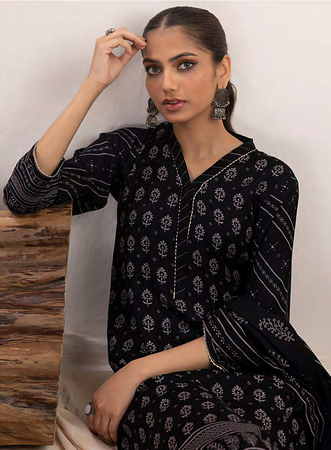 D#49C LSM Lakhany Pashmina Printed Collection 923 D#49C LSM Lakhany Pashmina Printed Collection 923