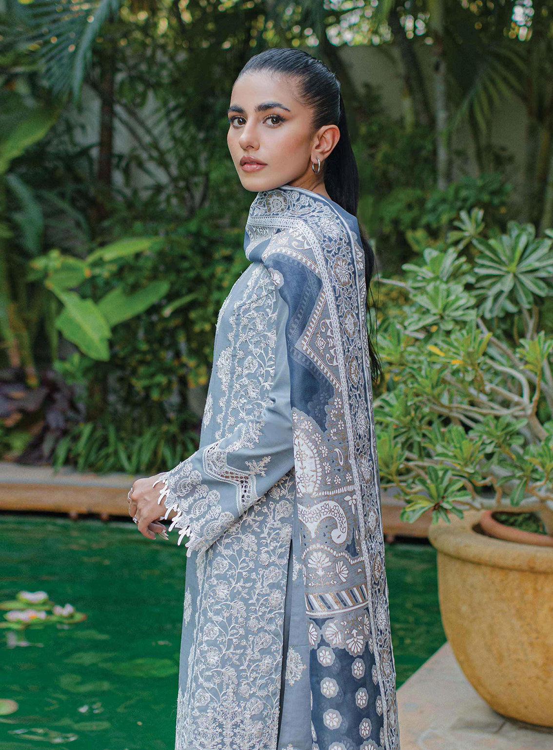 Qline By Qalamkar Embroidered Linen Unstitched 3 Piece Suit - 02 AVELINE Qline By Qalamkar Embroidered Linen Unstitched 3 Piece Suit - 02 AVELINE