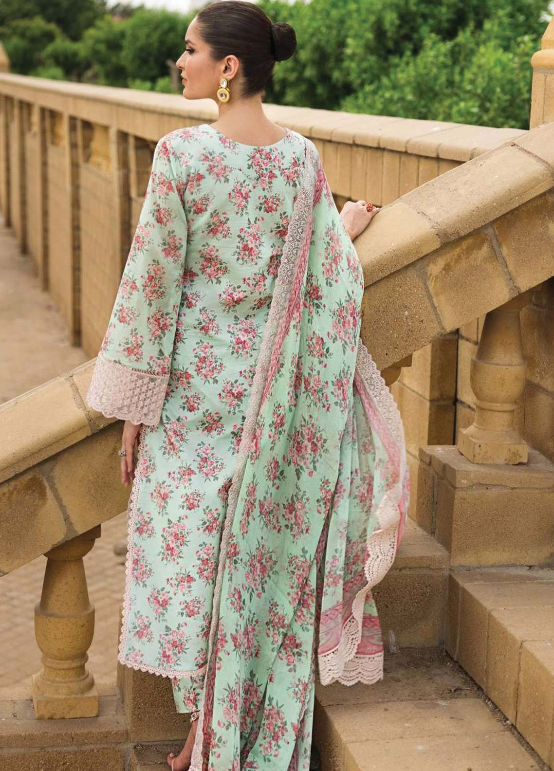 D#6A Zainab Chottani Luxury Emb Lawn Collection 623 D#6A Zainab Chottani Luxury Emb Lawn Collection 623