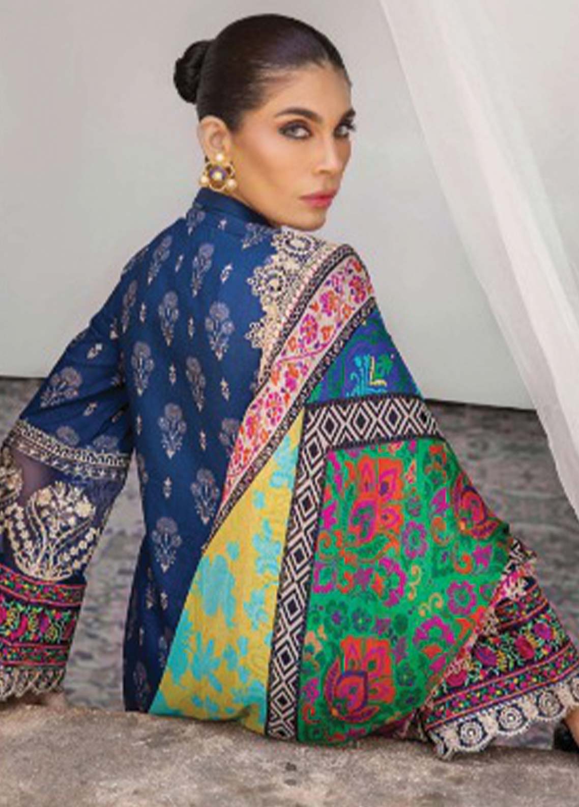 D#5B Zainab Chottani Luxury Emb Lawn Collection 623 D#5B Zainab Chottani Luxury Emb Lawn Collection 623