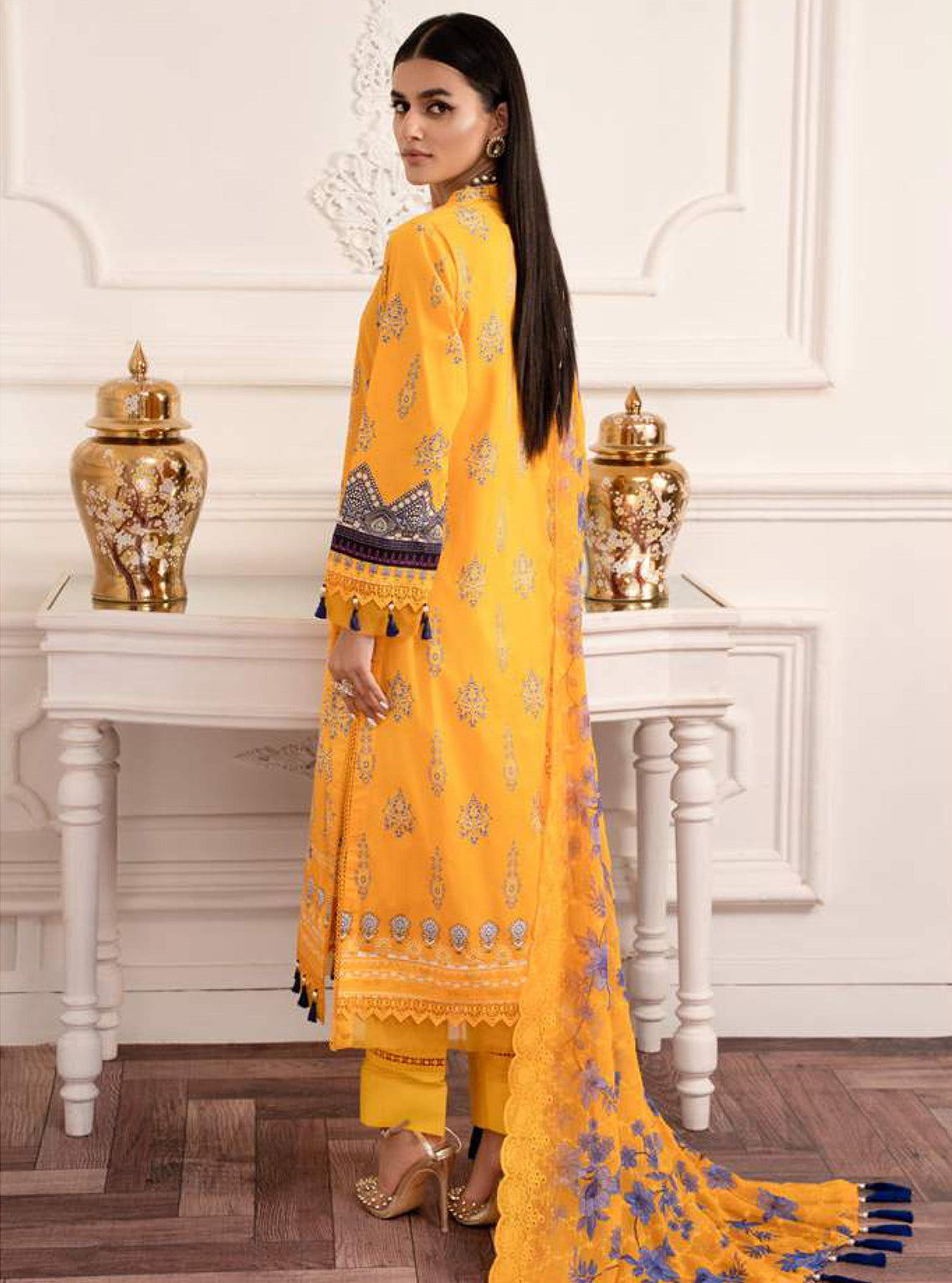 D#06 AlZohaib Sunshine Bloom Printed Bamber Chikankari Dupatta 923 D#06 AlZohaib Sunshine Bloom Printed Bamber Chikankari Dupatta 923