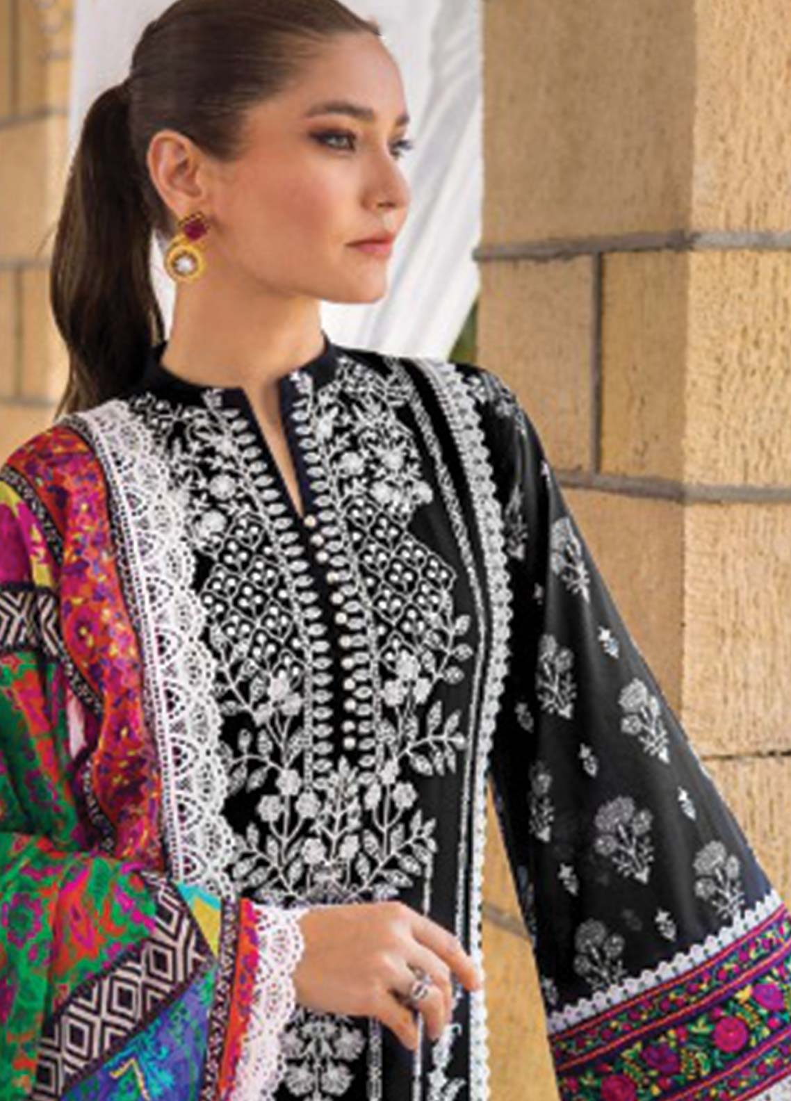 D#5A Zainab Chottani Luxury Emb Lawn Collection 623 D#5A Zainab Chottani Luxury Emb Lawn Collection 623