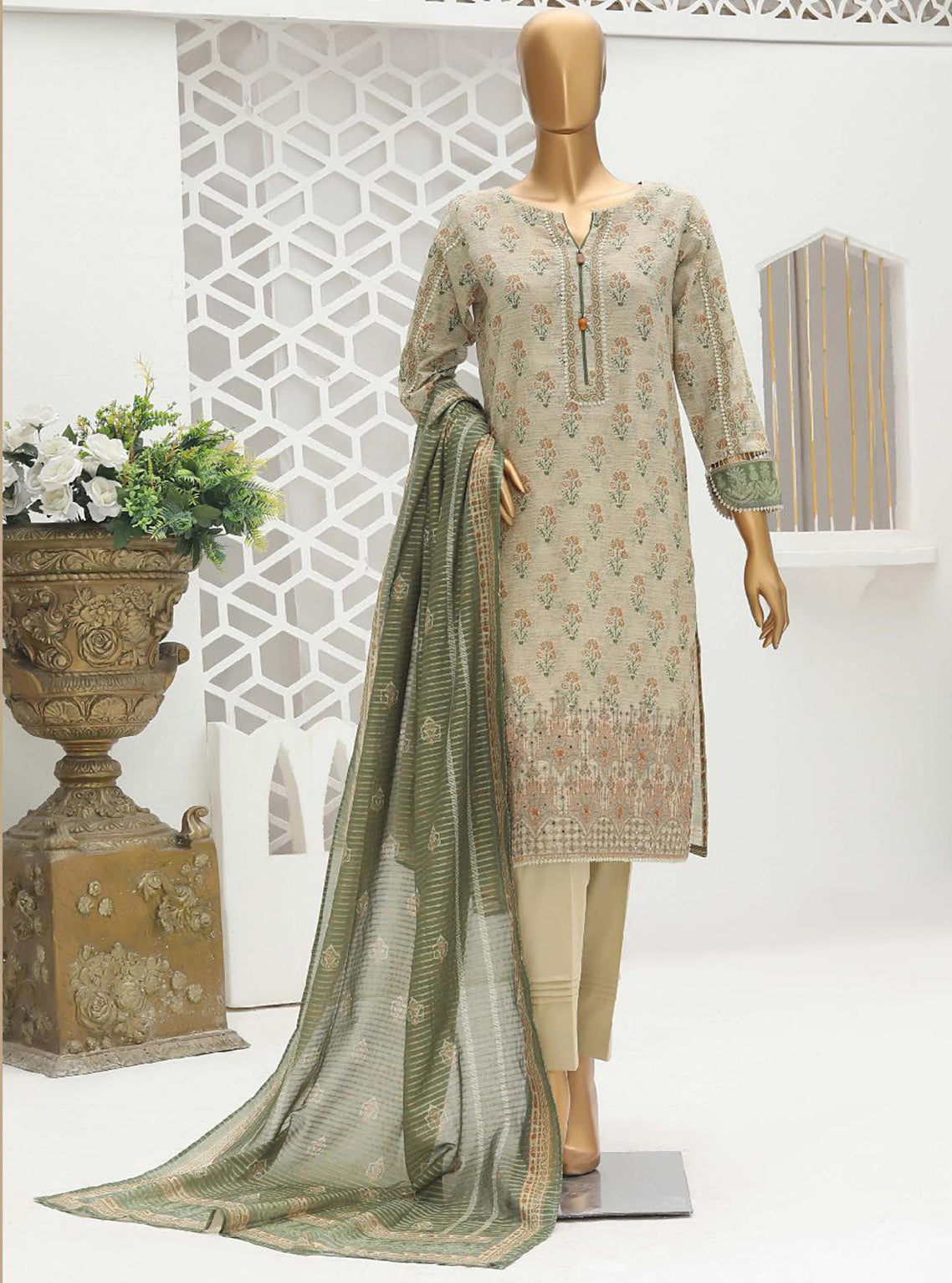 D#104 HZ Zardozi Emb Collection 923 D#104 HZ Zardozi Emb Collection 923