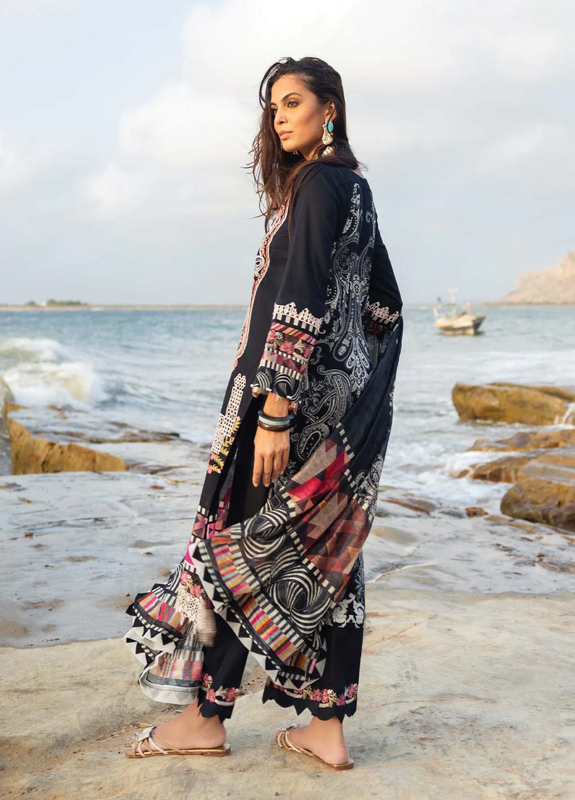 D#8A Elaf Signature Emb Lawn Collection 623 D#8A Elaf Signature Emb Lawn Collection 623