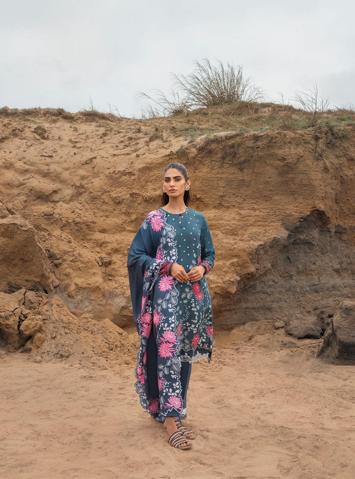 D#09 Cross Stitch Premium Satin Collection 923 D#09 Cross Stitch Premium Satin Collection 923