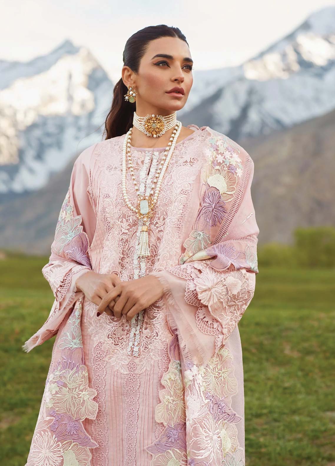 D#4B Crimson Luxury Emb Lawn Collection 623 D#4B Crimson Luxury Emb Lawn Collection 623
