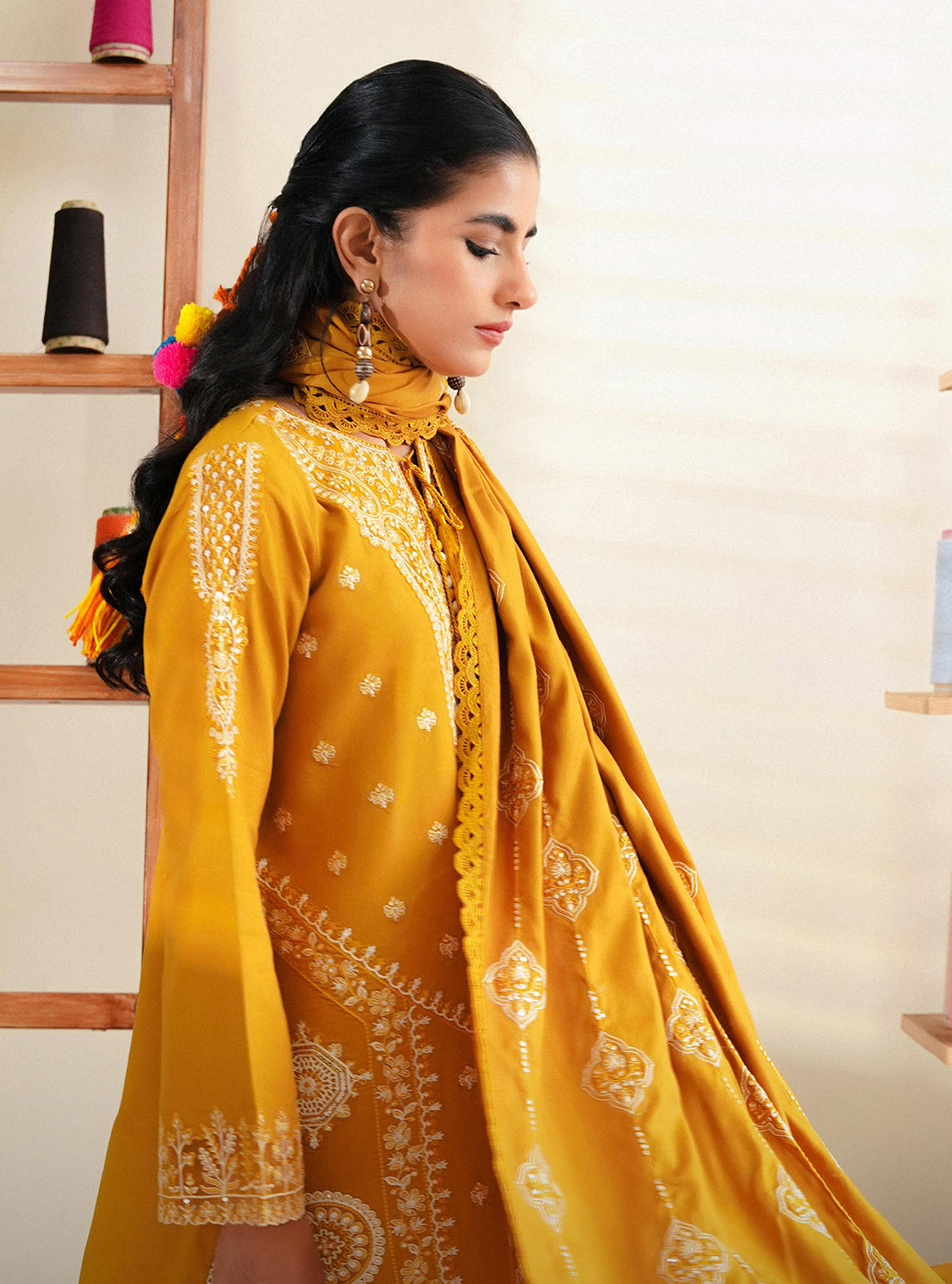 Miraal By Aabyaan Embroidered Linen Unstitched 3 Piece Suit - 03 Miraal By Aabyaan Embroidered Linen Unstitched 3 Piece Suit - 03