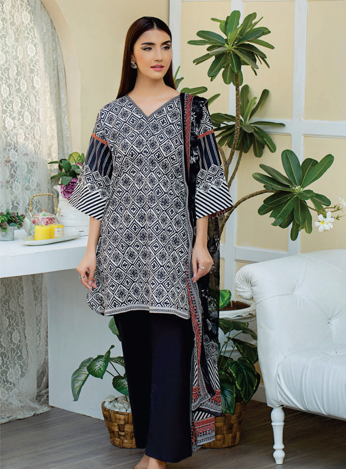 D#8123 Rashid Miral Luxury Printed Cambric Collection 923 D#8123 Rashid Miral Luxury Printed Cambric Collection 923