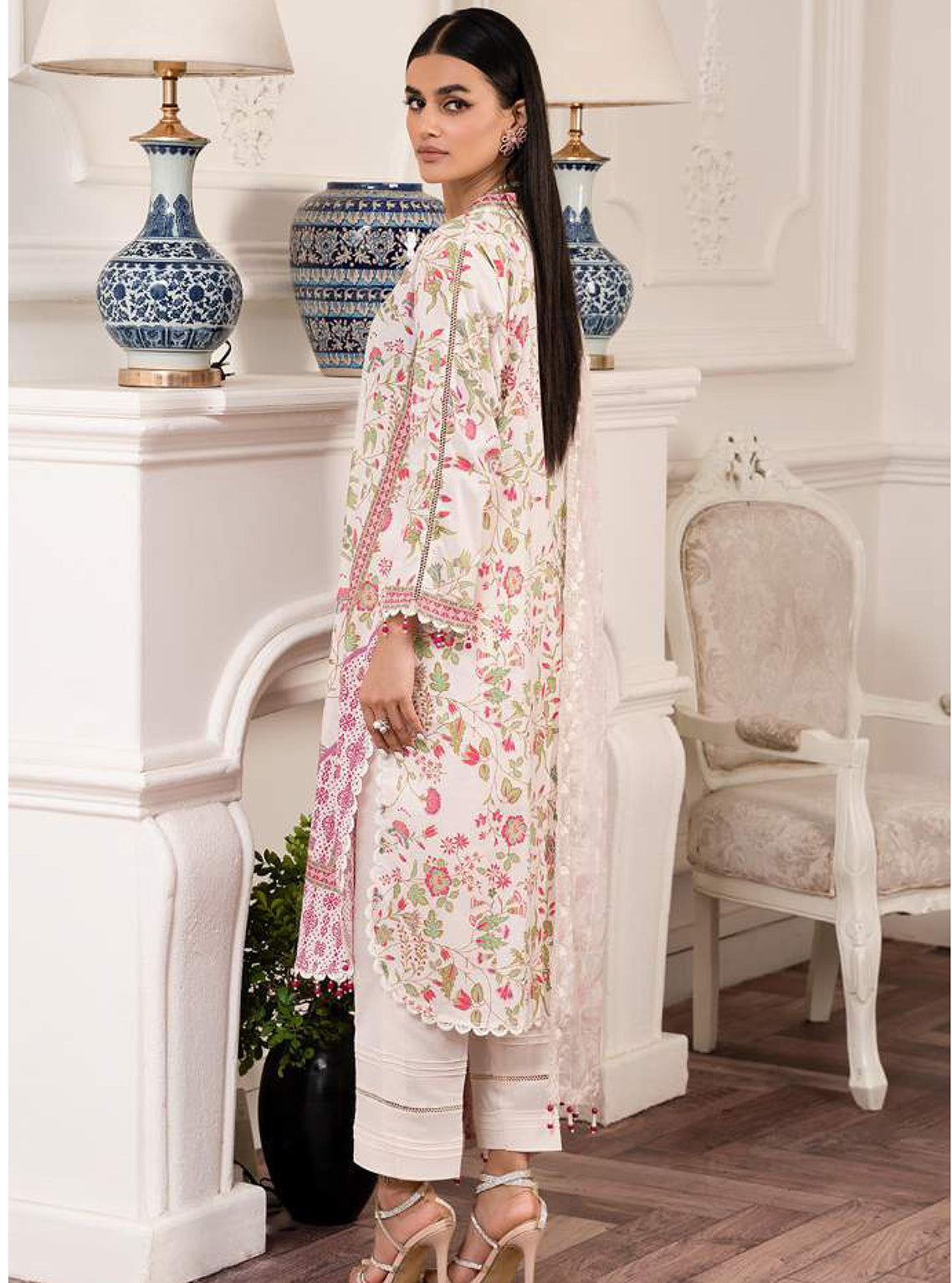 D#05 AlZohaib Sunshine Bloom Printed Bamber Chikankari Dupatta 923 D#05 AlZohaib Sunshine Bloom Printed Bamber Chikankari Dupatta 923