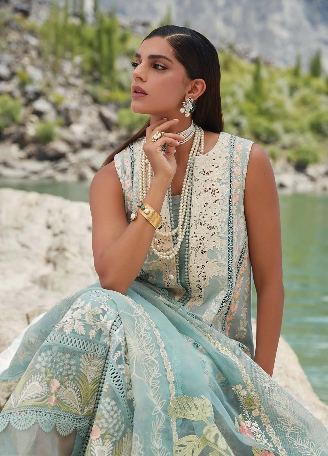 D#2A Crimson Luxury Emb Lawn Collection 623 D#2A Crimson Luxury Emb Lawn Collection 623