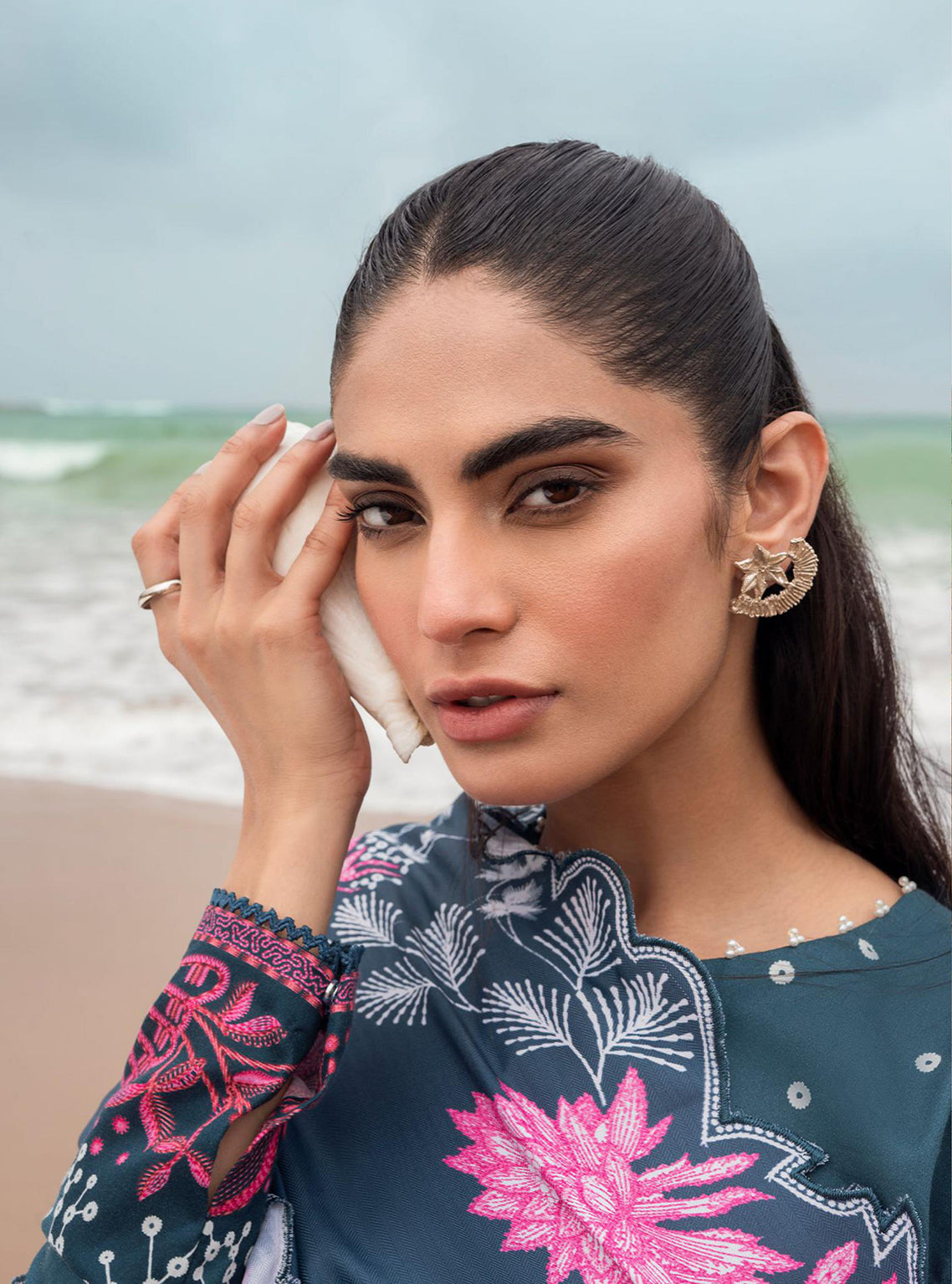 D#09 Cross Stitch Premium Satin Collection 923 D#09 Cross Stitch Premium Satin Collection 923