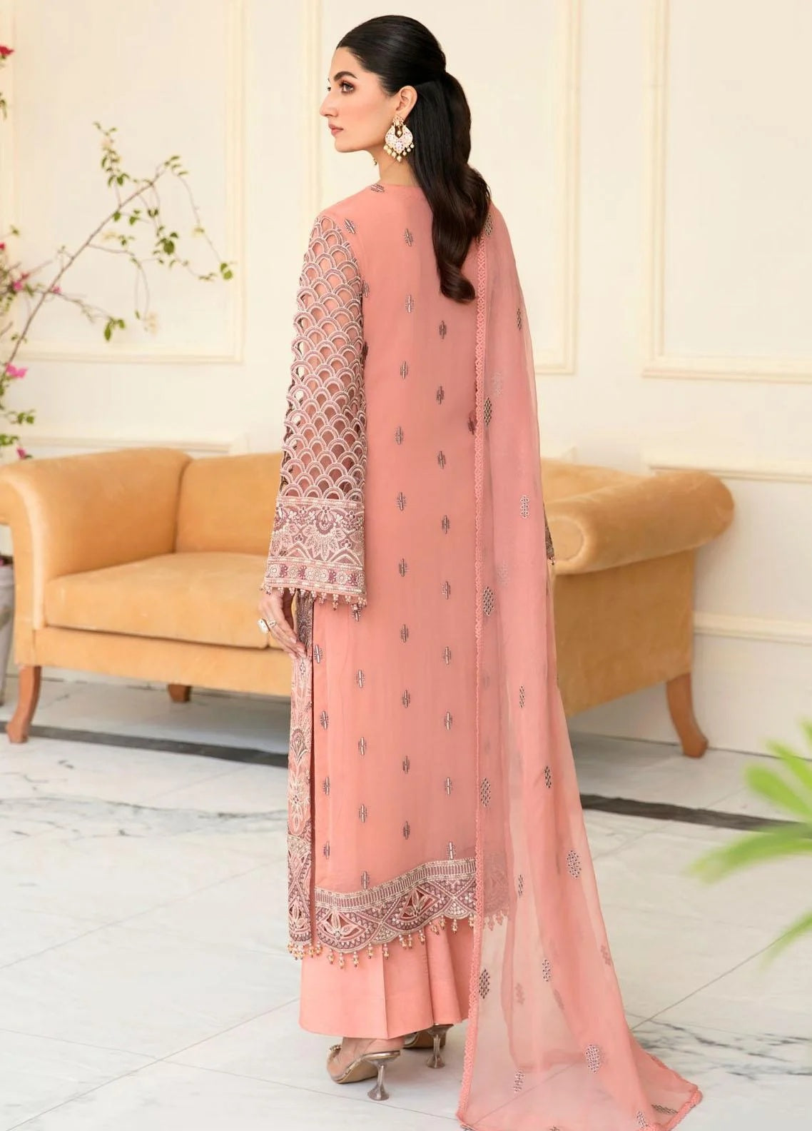 Safeera By Flossie Embroidered Chiffon Unstitched 3 Piece Suit - 08 SHEEL PINK Safeera By Flossie Embroidered Chiffon Unstitched 3 Piece Suit - 08 SHEEL PINK