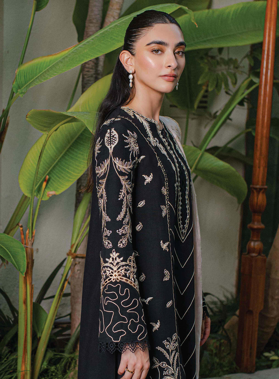 Qline By Qalamkar Embroidered Linen Unstitched 3 Piece Suit - 01 HAVEN Qline By Qalamkar Embroidered Linen Unstitched 3 Piece Suit - 01 HAVEN