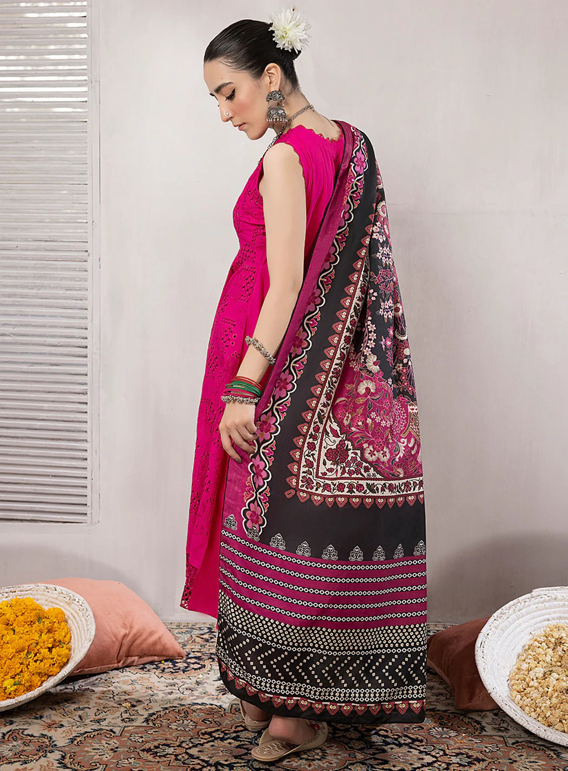D#09 Mahnur Mehru Linen Winter Collection 923 D#09 Mahnur Mehru Linen Winter Collection 923