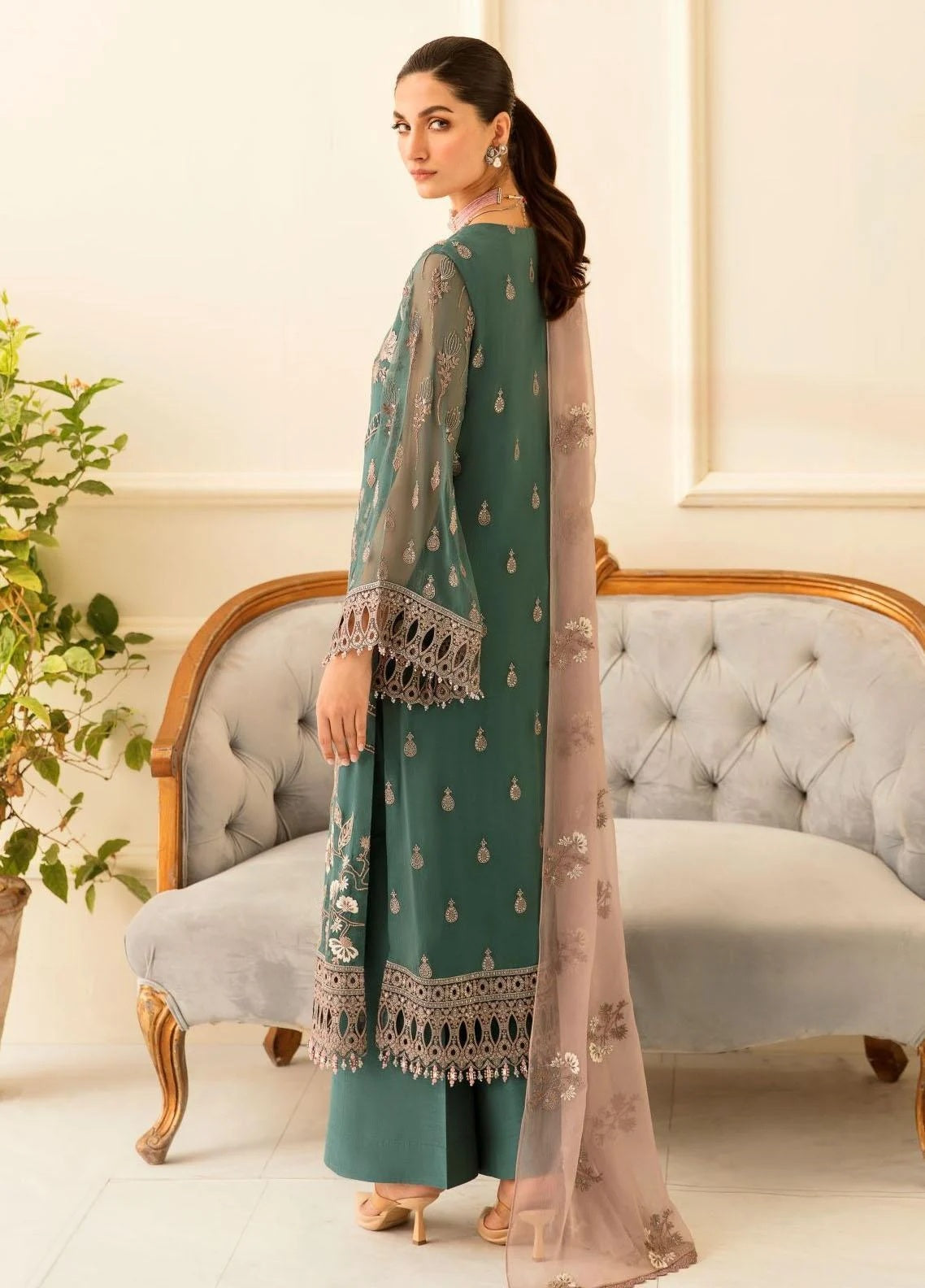 Safeera By Flossie Embroidered Chiffon Unstitched 3 Piece Suit - 09 BRUSH GREEN Safeera By Flossie Embroidered Chiffon Unstitched 3 Piece Suit - 09 BRUSH GREEN