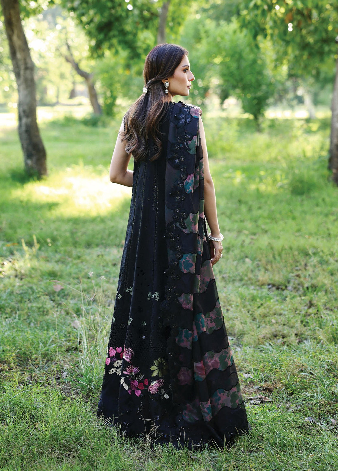 A-Lawn By Afrozeh Luxury Embroidered Lawn 3 Piece Unstitched Suit AF26ALLE D-FWU-0061 AURAVIE A-Lawn By Afrozeh Luxury Embroidered Lawn 3 Piece Unstitched Suit AF26ALLE D-FWU-0061 AURAVIE