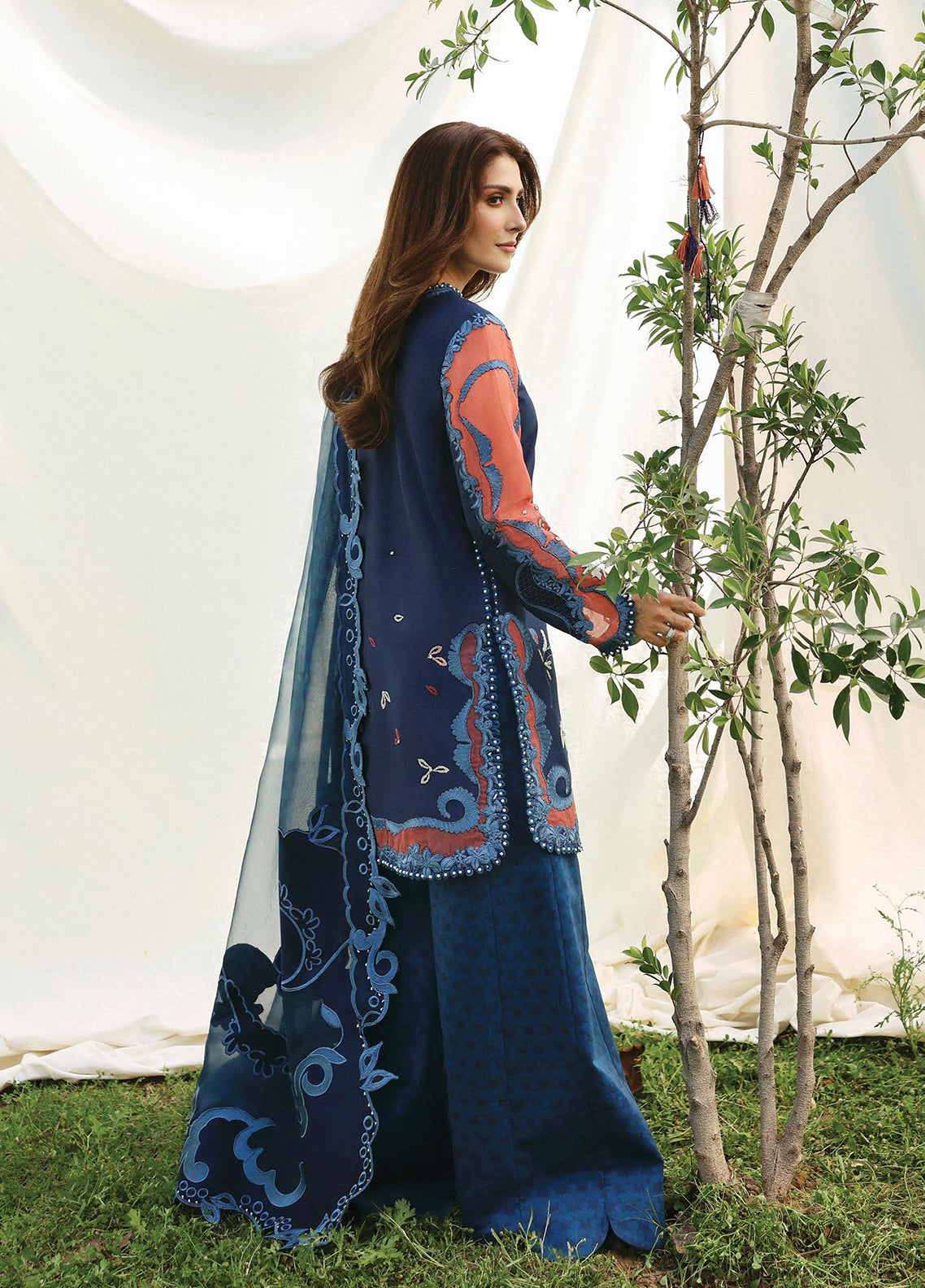 A-Lawn By Afrozeh Luxury Embroidered Lawn 3 Piece Unstitched Suit AF26ALLE D-FWU-0062 AVAIA A-Lawn By Afrozeh Luxury Embroidered Lawn 3 Piece Unstitched Suit AF26ALLE D-FWU-0062 AVAIA
