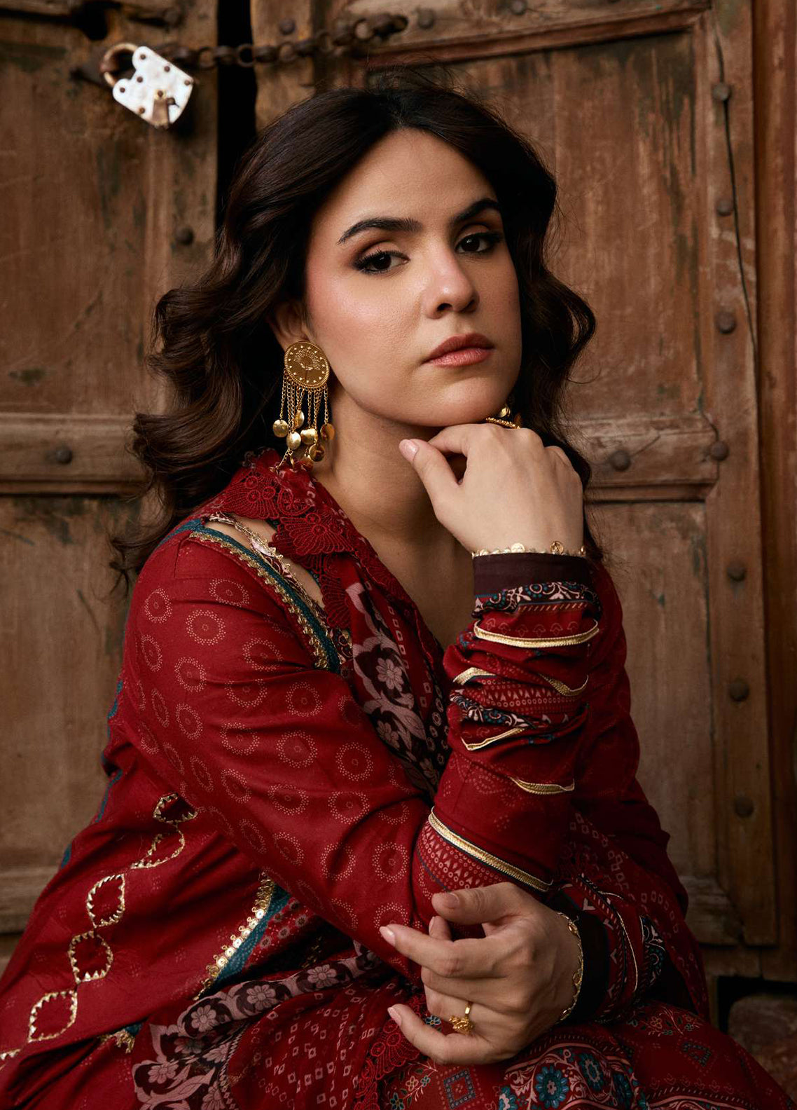 Aangan By Kahf Printed Lawn 3 Piece Unstitched Suit KHF25APC D-1A SURKH NOOR Aangan By Kahf Printed Lawn 3 Piece Unstitched Suit KHF25APC D-1A SURKH NOOR