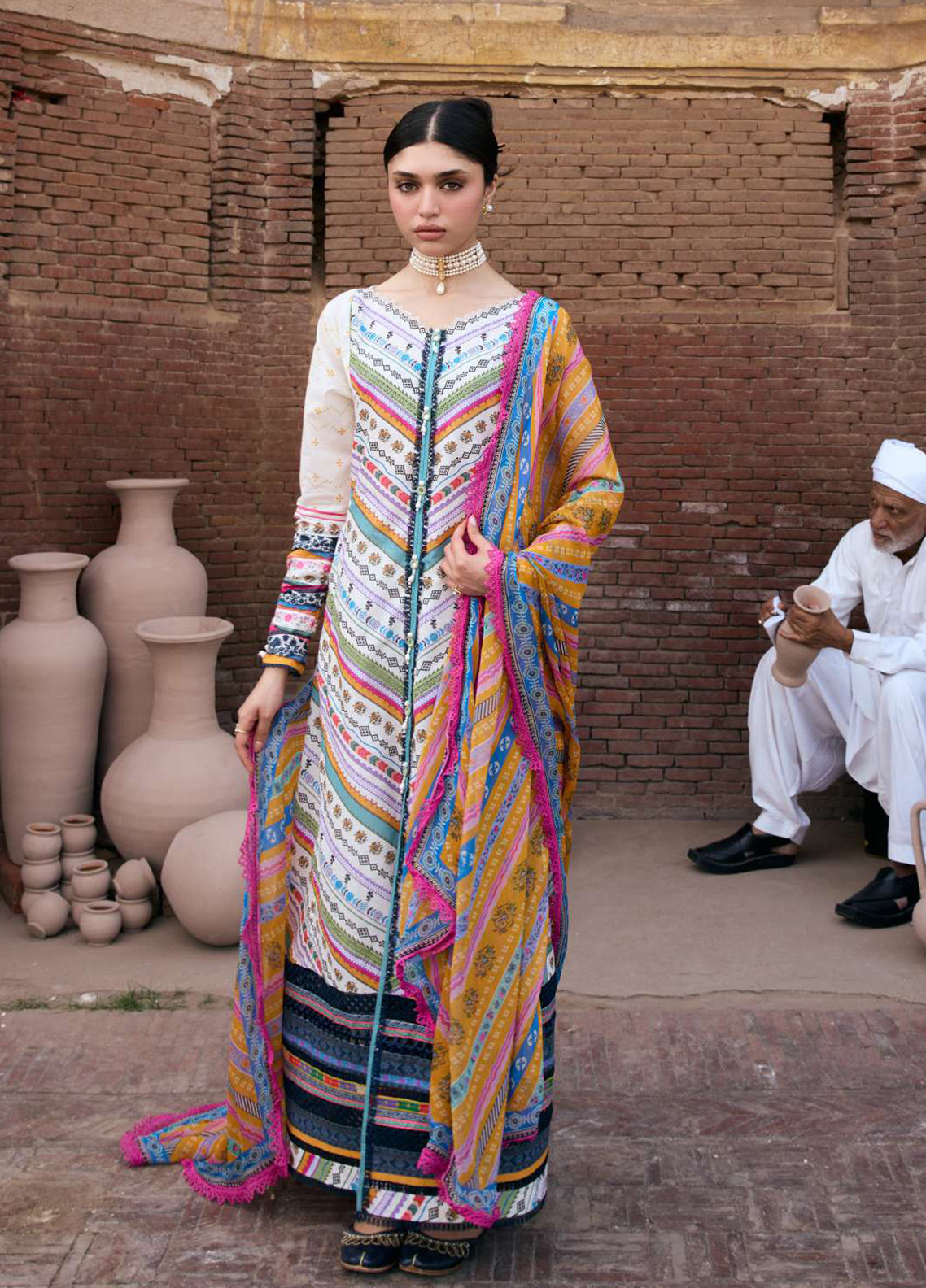 Aangan By Kahf Printed Lawn 3 Piece Unstitched Suit KHF25APC D-2A YASMEEN Aangan By Kahf Printed Lawn 3 Piece Unstitched Suit KHF25APC D-2A YASMEEN